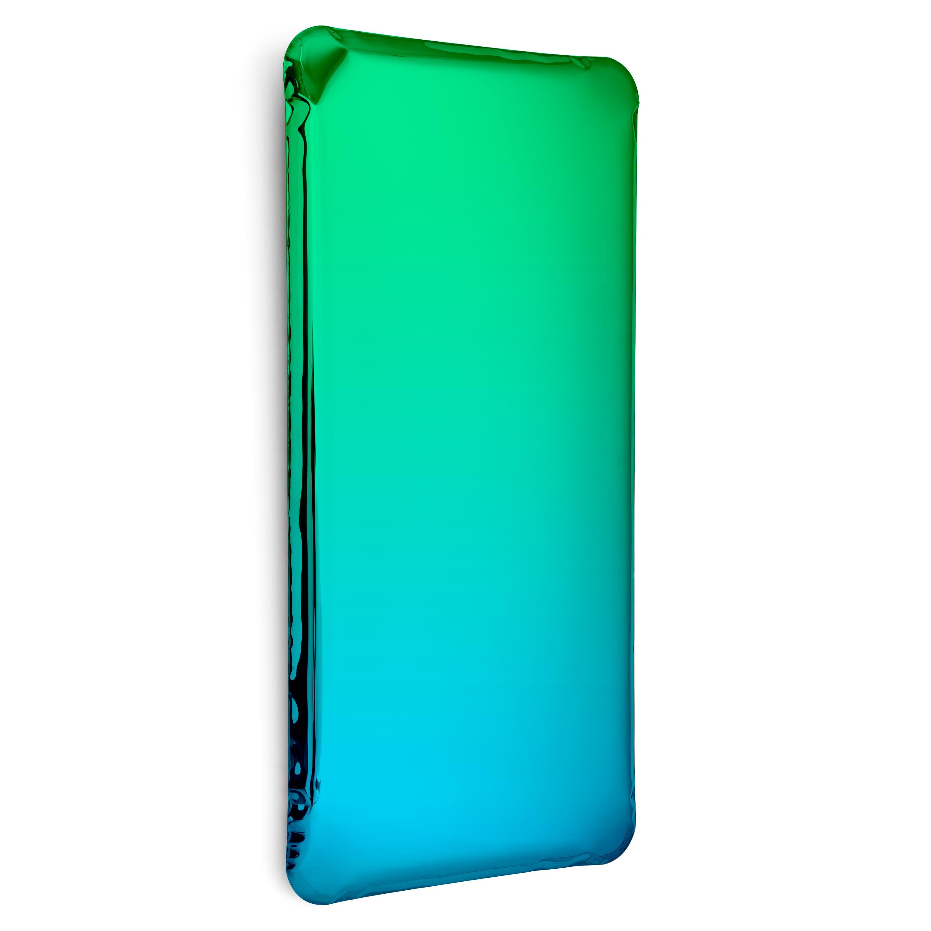 Sapphire Emerald Tafla Q2 miroir mural sculptural par Zieta
Dimensions : D 6 x L 60 x H 120 cm 
Matériau : Acier inoxydable. 
Finition : Saphire/Emeraude.
Disponible en finitions : Acier inoxydable, Deep Space Blue, Emerald, Saphire,