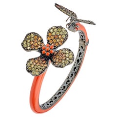 Bracciale a bracciale con farfalla e fiori incrostati di zaffiri in argento sterling