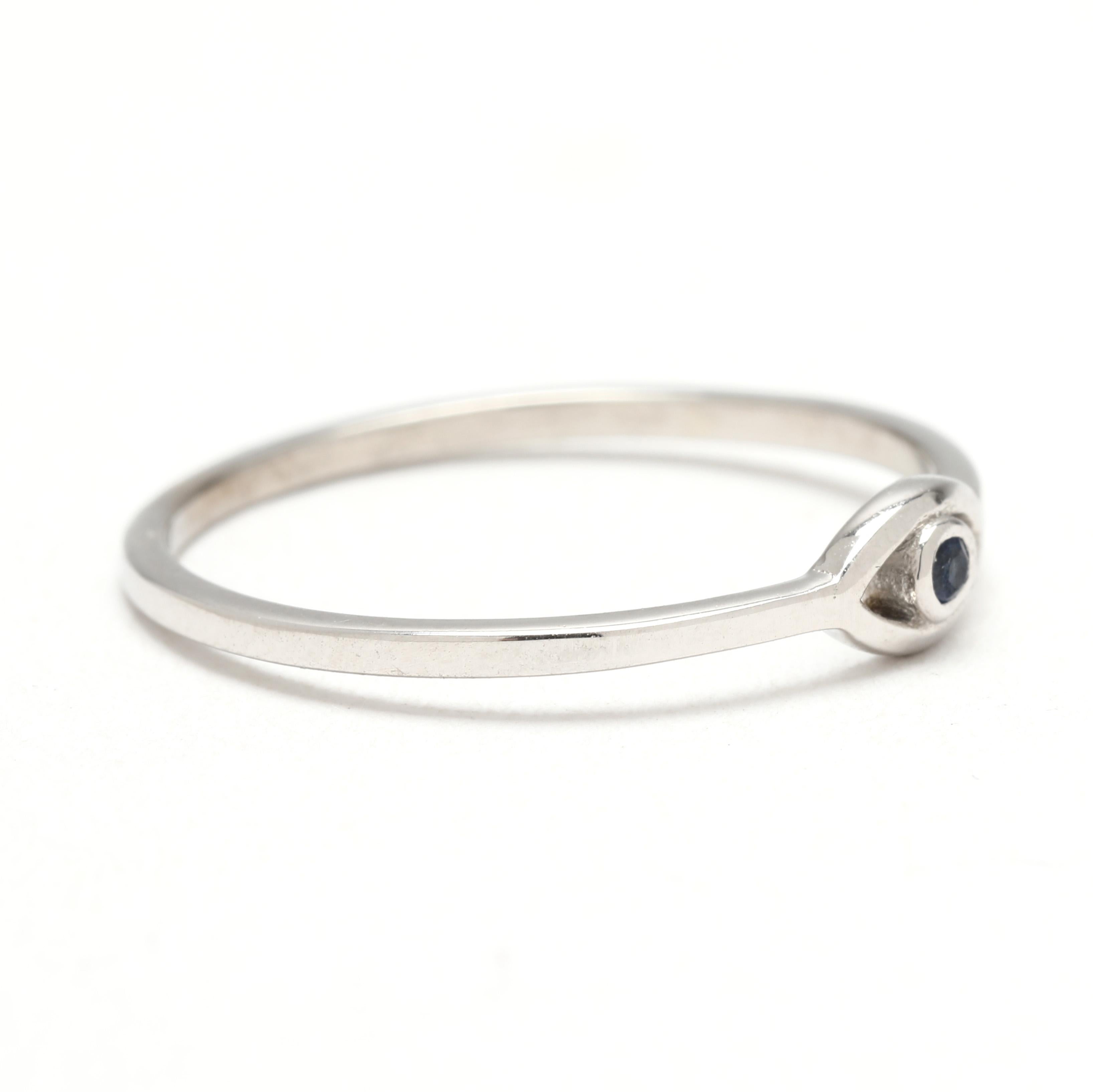 Pietre:
zaffiro, 1
rotondo

Anello misura 7

Altezza dal dito: 1.9 mm

Larghezza: 3.9 mm

Peso: 0,7 dwts/ 1,1 grammi

Timbri: 