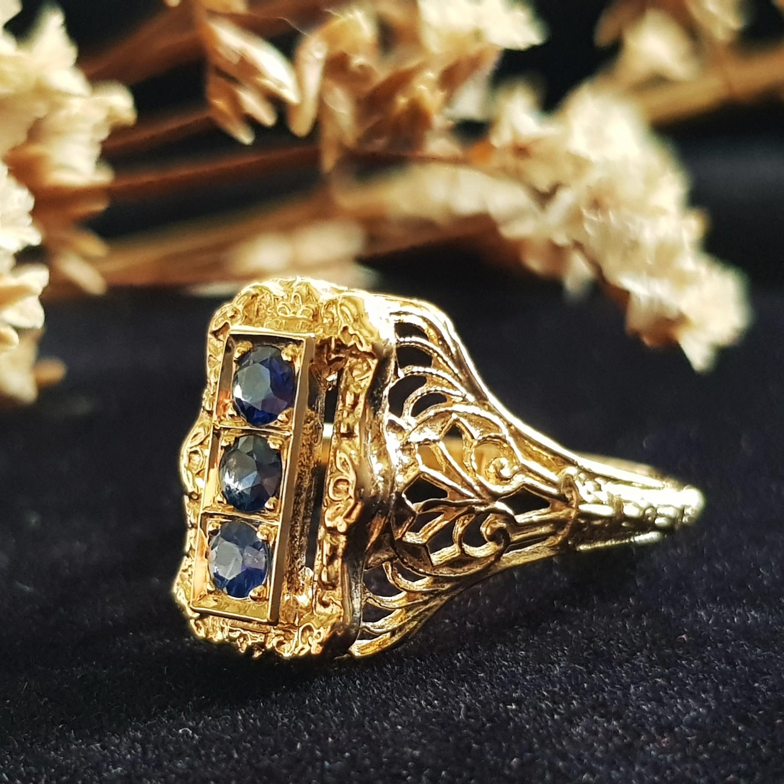 Sapphire Filigree Three Stone Ring in Solid 14K Yellow Gold For Sale 1