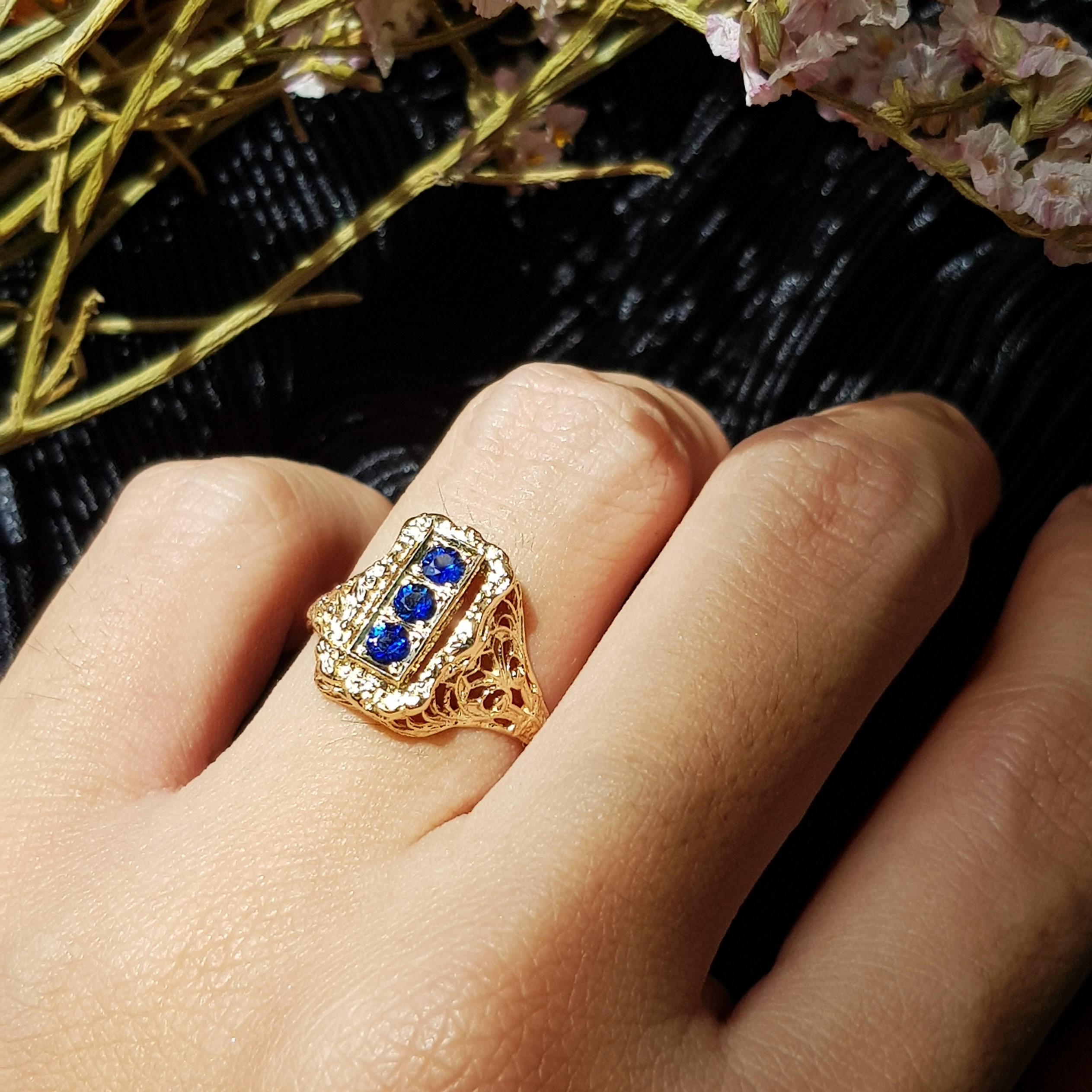Sapphire Filigree Three Stone Ring in Solid 14K Yellow Gold For Sale 2