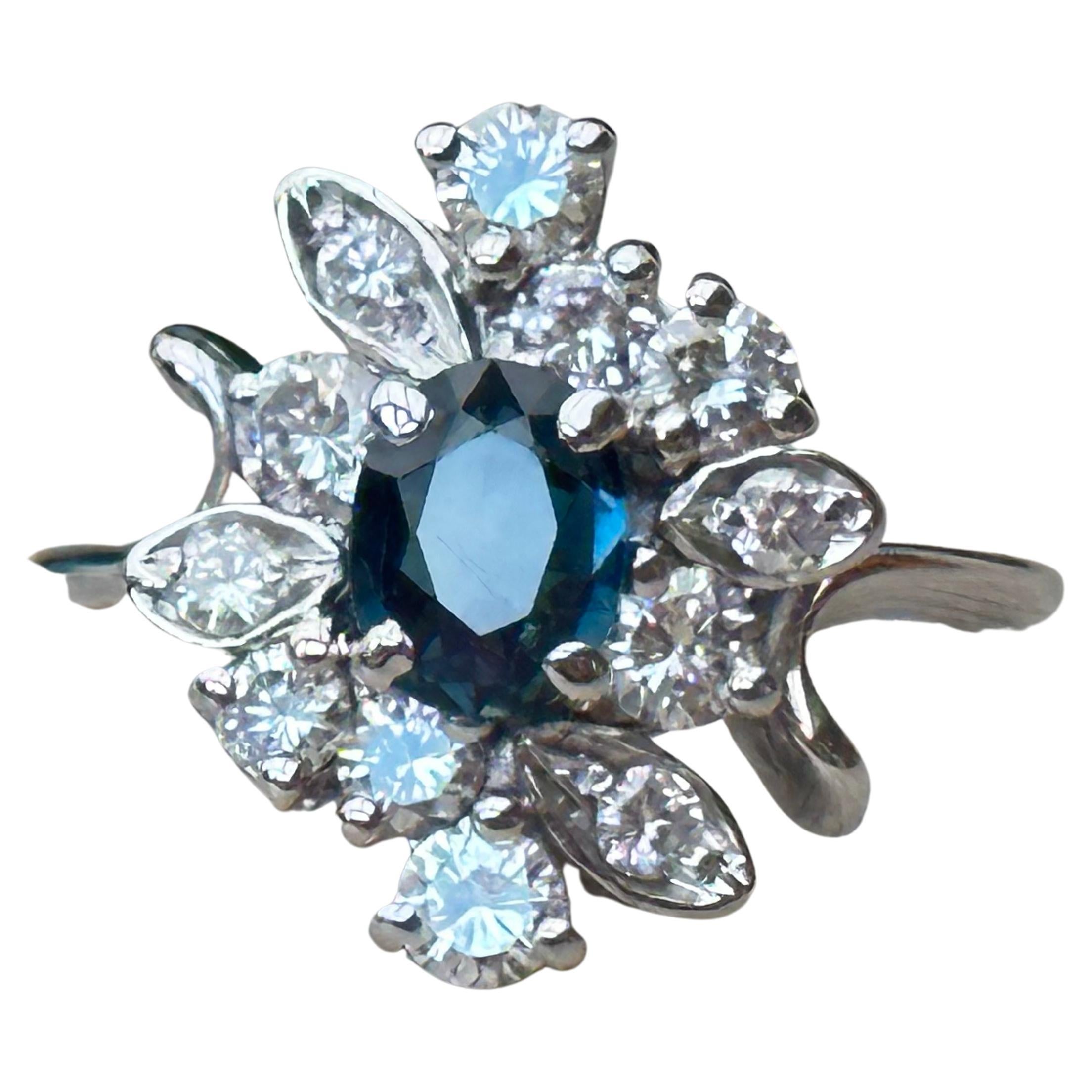 Sapphire flower diamond ring in 18 carat gold