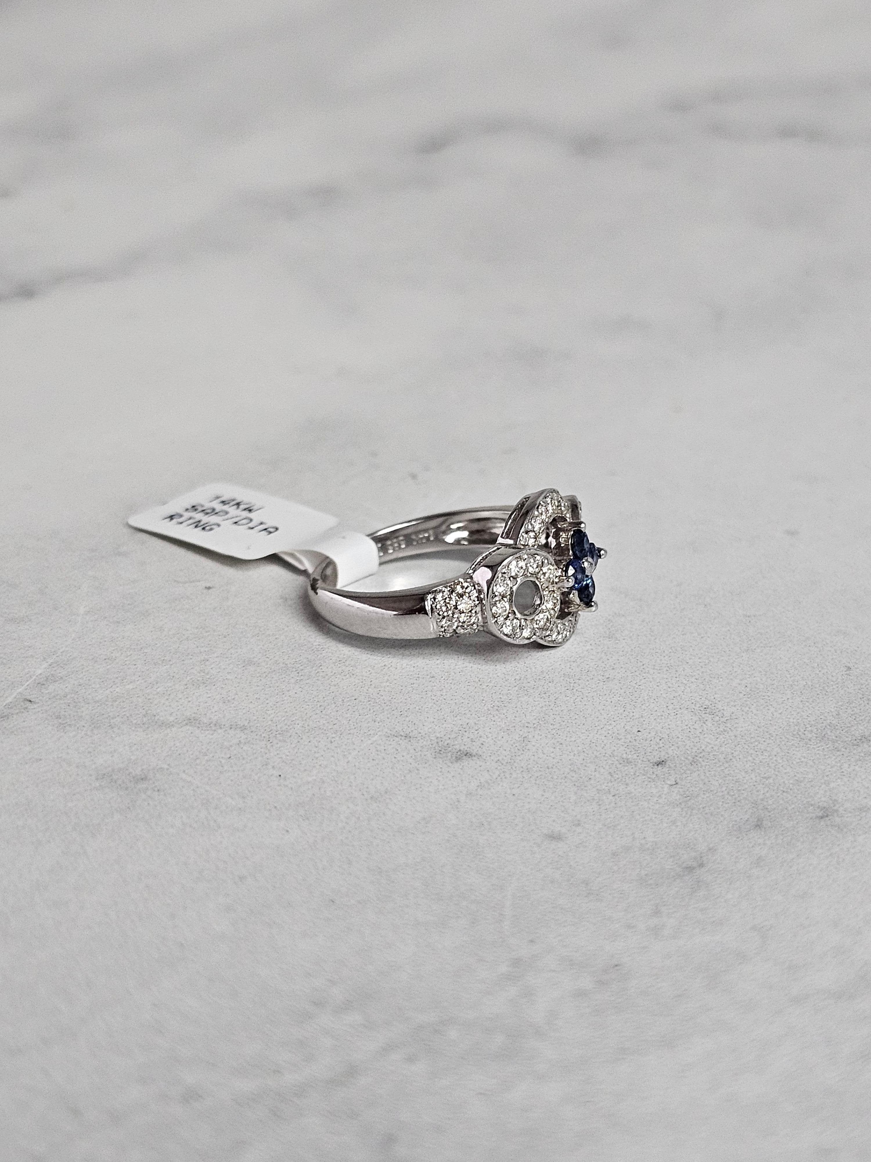 Saphir-Blume mit Diamant-Akzenten im Vintage-Stil aus 14k Weißgold für Damen oder Herren im Angebot