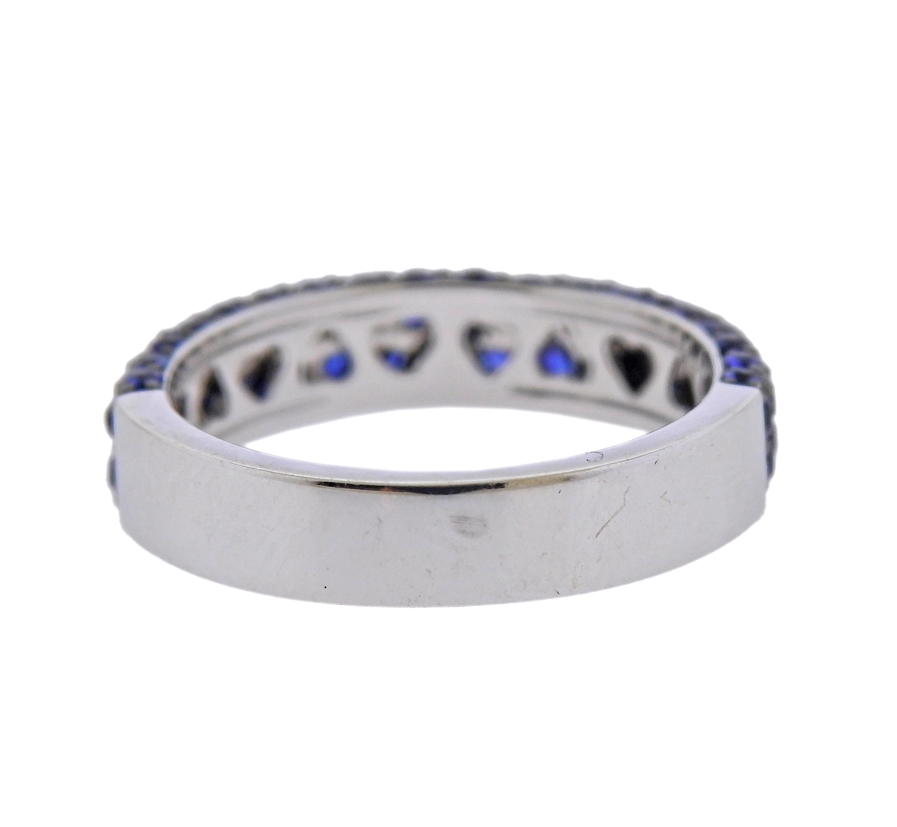 Round Cut Sapphire Gold Band Ring For Sale