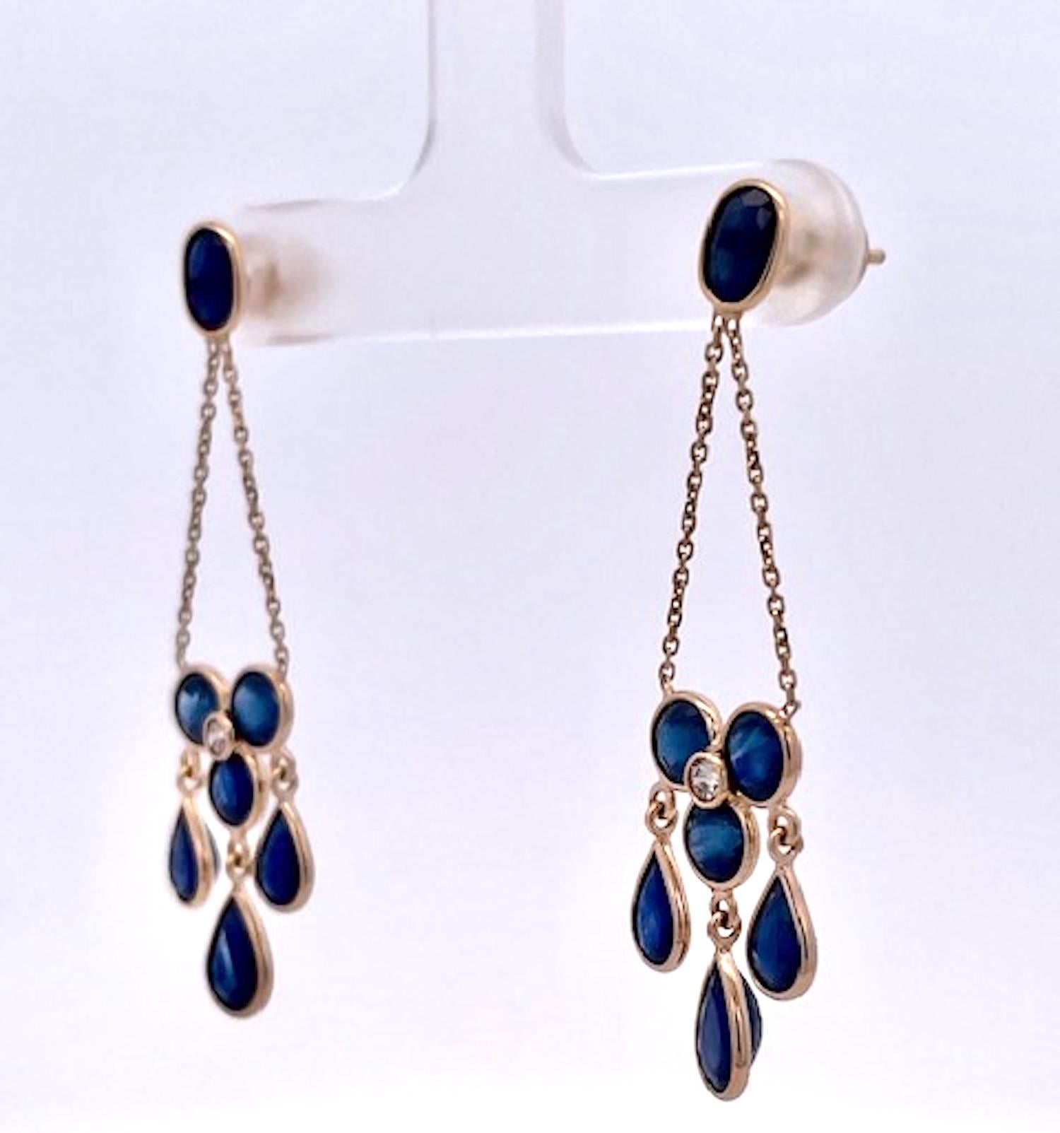 Moderne Boucles d'oreilles saphir mini chandelier avec diamants 18K en vente