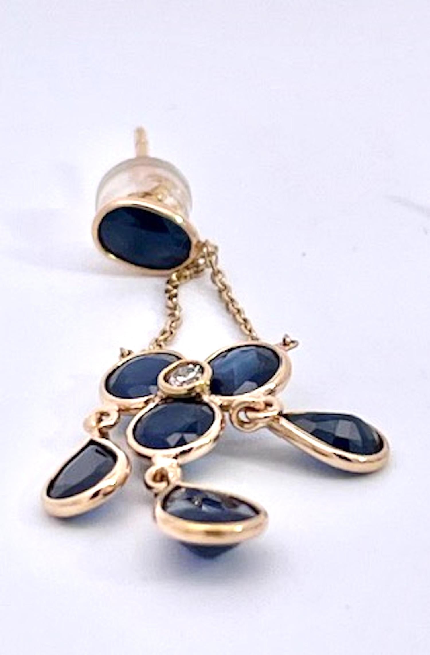 Taille mixte Boucles d'oreilles saphir mini chandelier avec diamants 18K en vente