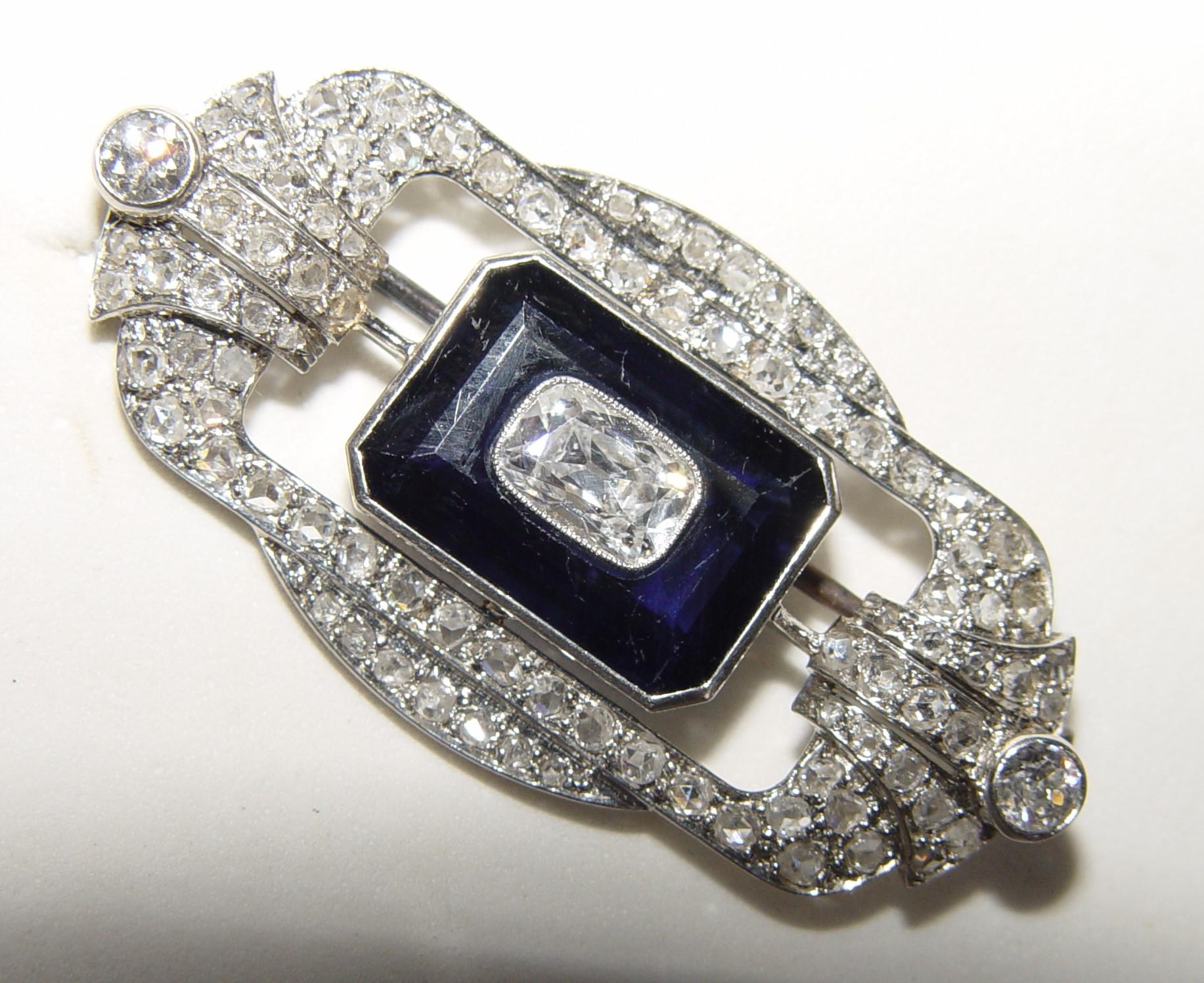 Sapphire (No Heat) 1.24CT(Est) Cushion Diamond pin Platinum AGL certificate In Good Condition For Sale In Chicago, IL