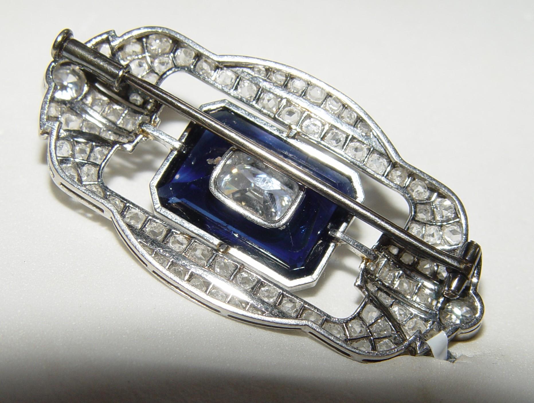 Sapphire (No Heat) 1.24CT(Est) Cushion Diamond pin Platinum AGL certificate For Sale 1