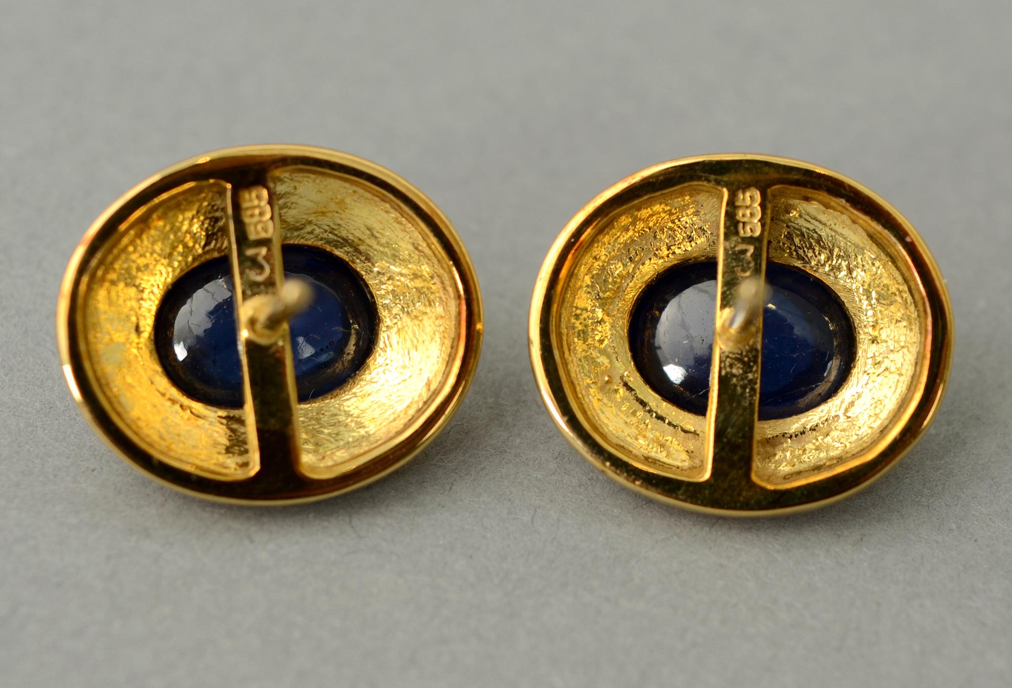 Sapphire Oval Gold Earrings In Excellent Condition For Sale In Darnestown, MD
