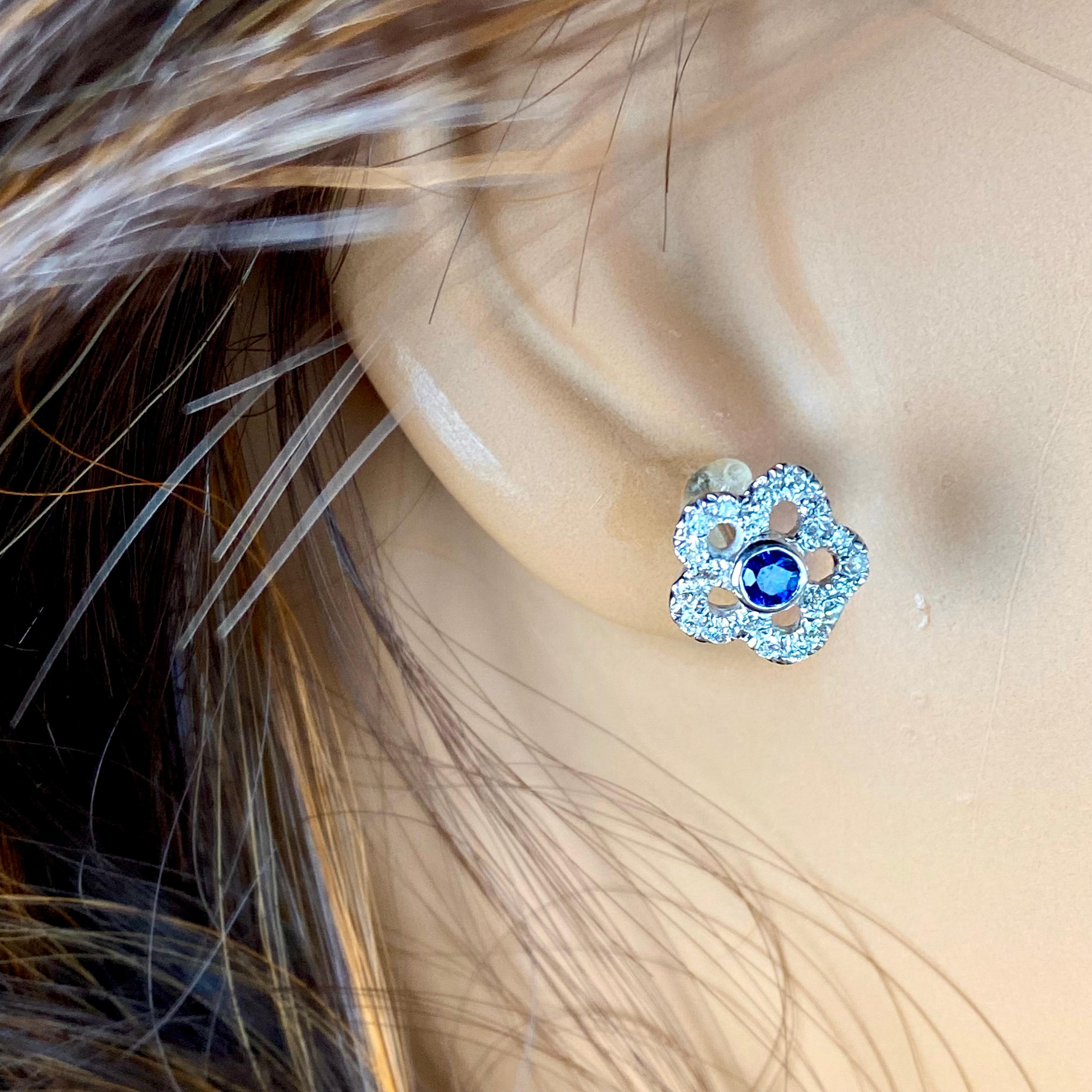 Round Cut Sapphire Diamond 1.50 Carats Cluster Floral 14 Karat Gold 0.40 Inch Earrings For Sale