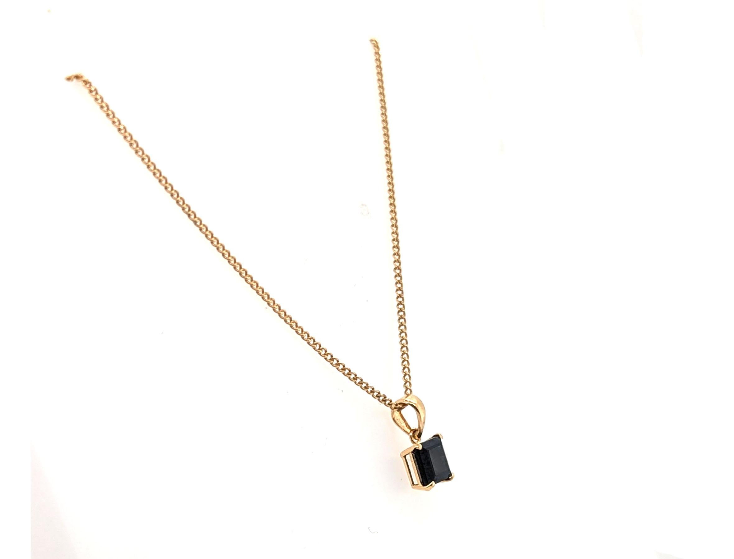 Taille carrée Collier pendentif saphir .75ct 14K Yellow Gold September Birthstone Brand New en vente