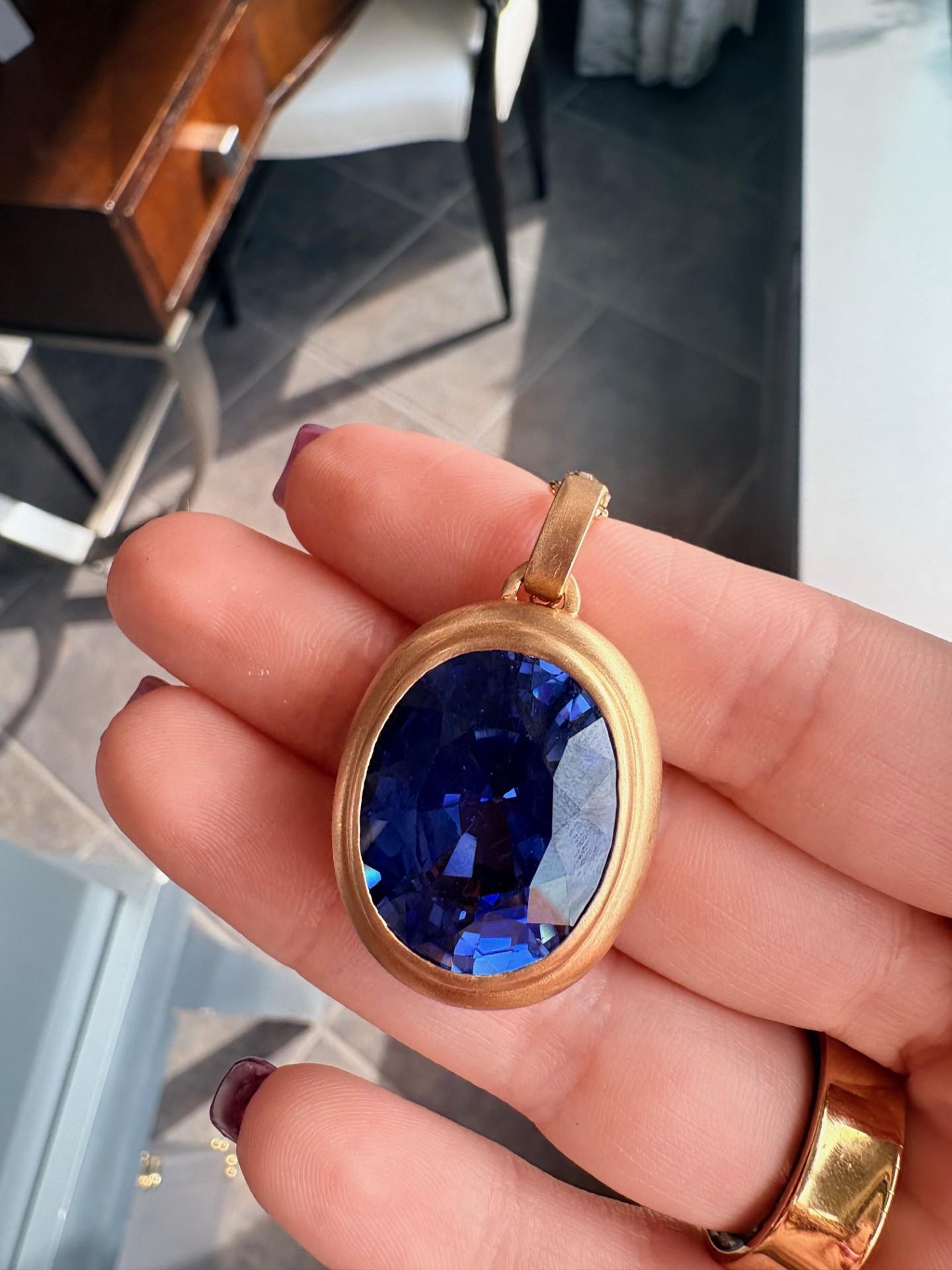 Collier pendentif saphir *PENDANT UNIQUEMENT* en vente 2