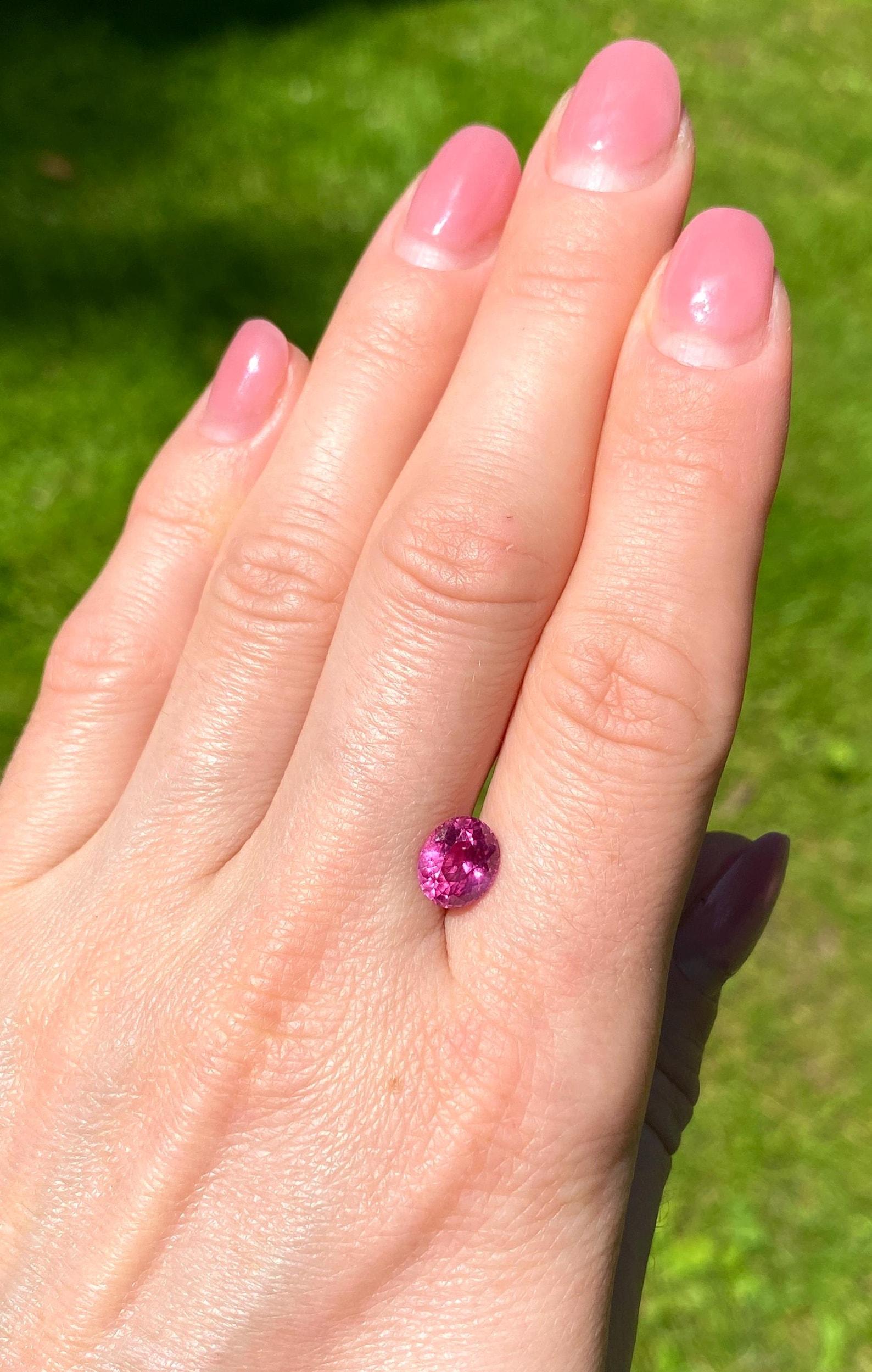 Sapphire RARE COLOR 2.54Ct Pink Natural gemstone, Oval cut, Kenya, GIA certified In New Condition For Sale In Daugavpils, LV