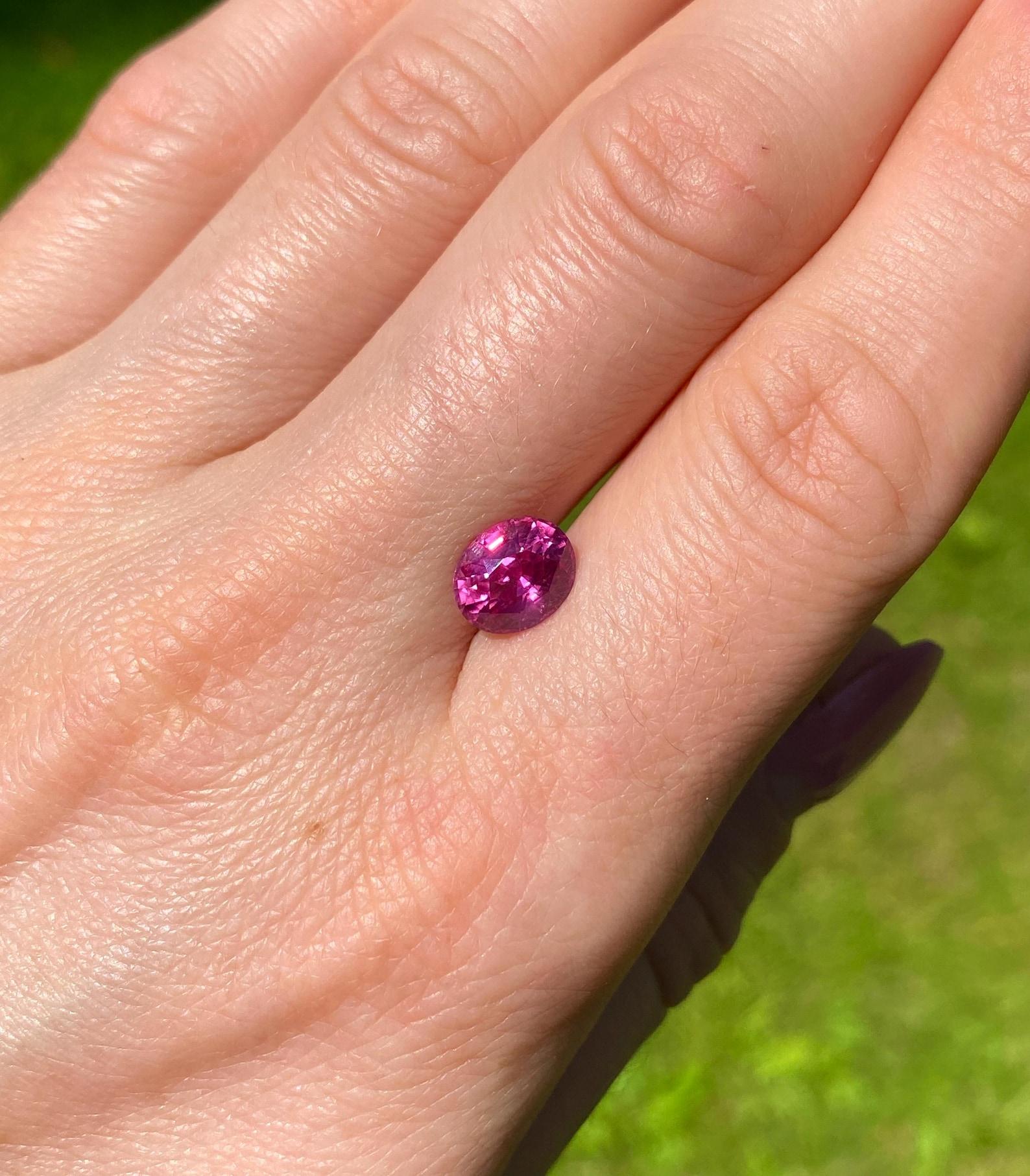 Sapphire RARE COLOR 2.54Ct Pink Natural gemstone, Oval cut, Kenya, GIA certified For Sale 1