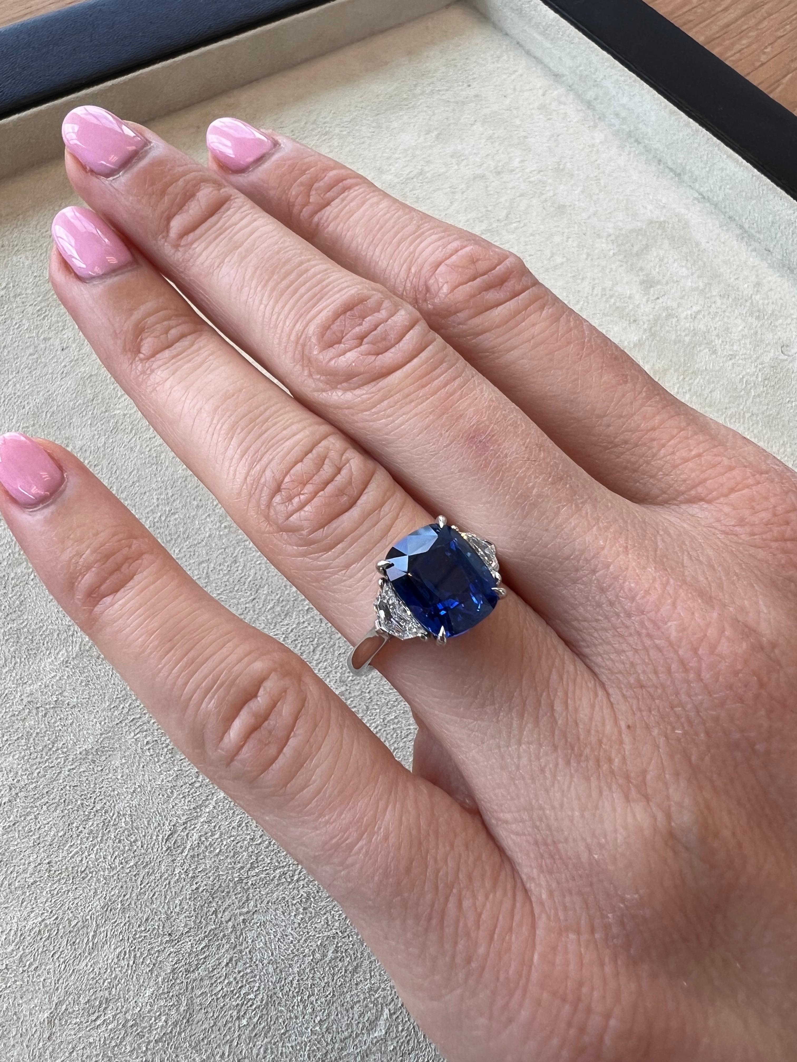 Contemporary Sapphire Ring 6.05 Carat Cushion For Sale
