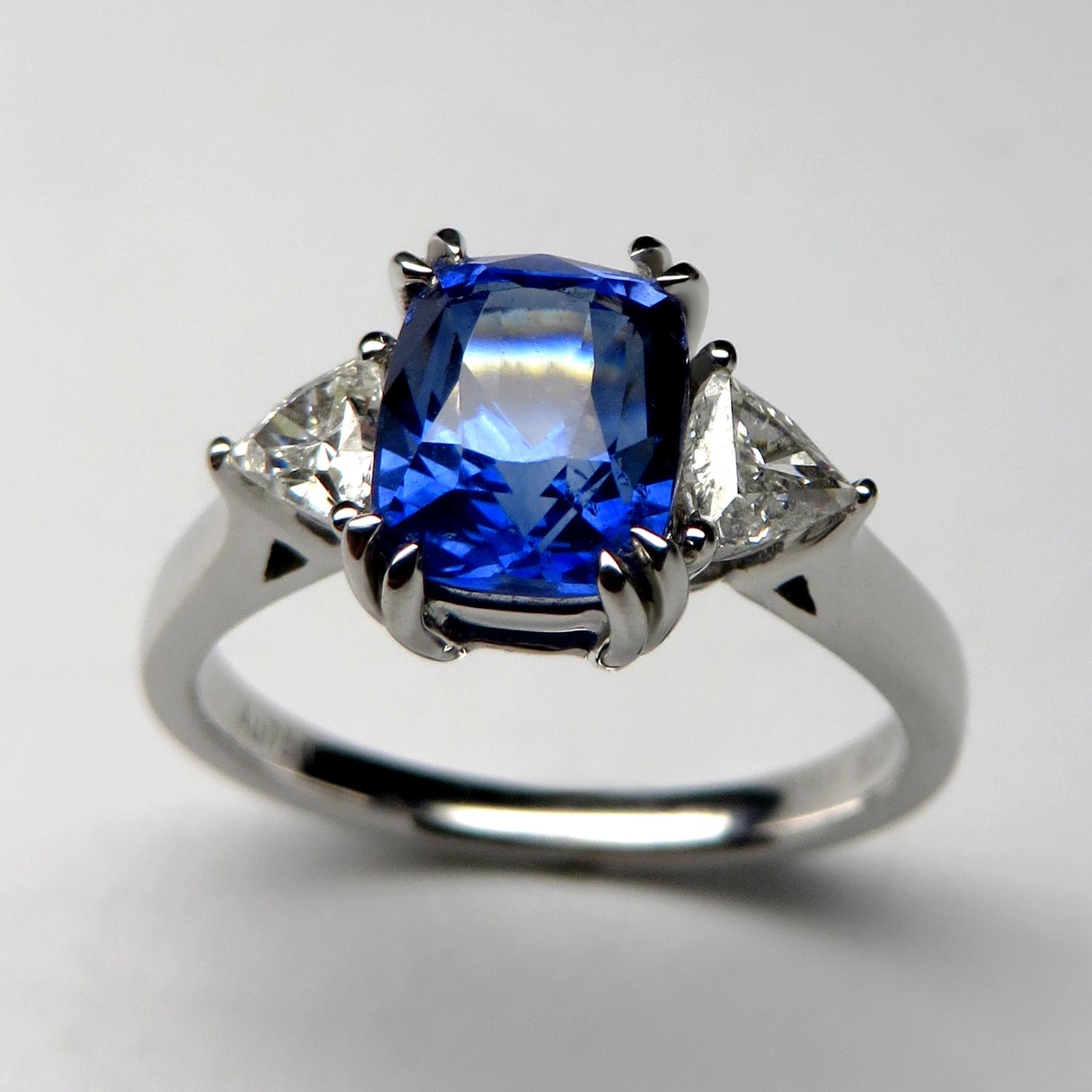 Cushion Cut Sapphire Ring Diamond Wedding Band White Gold Blue Gemstone