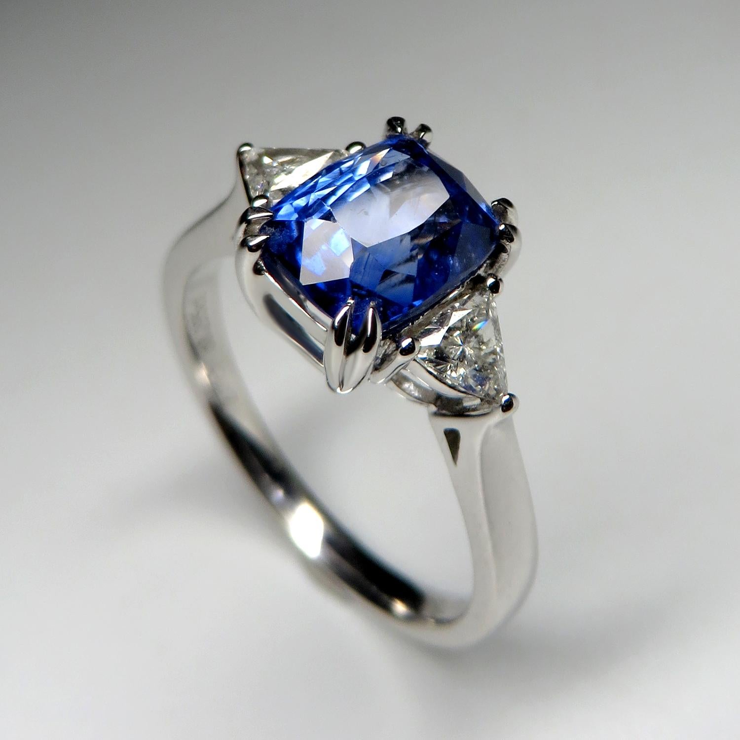 Women's or Men's Sapphire Ring Diamond Wedding Band White Gold Blue Gemstone