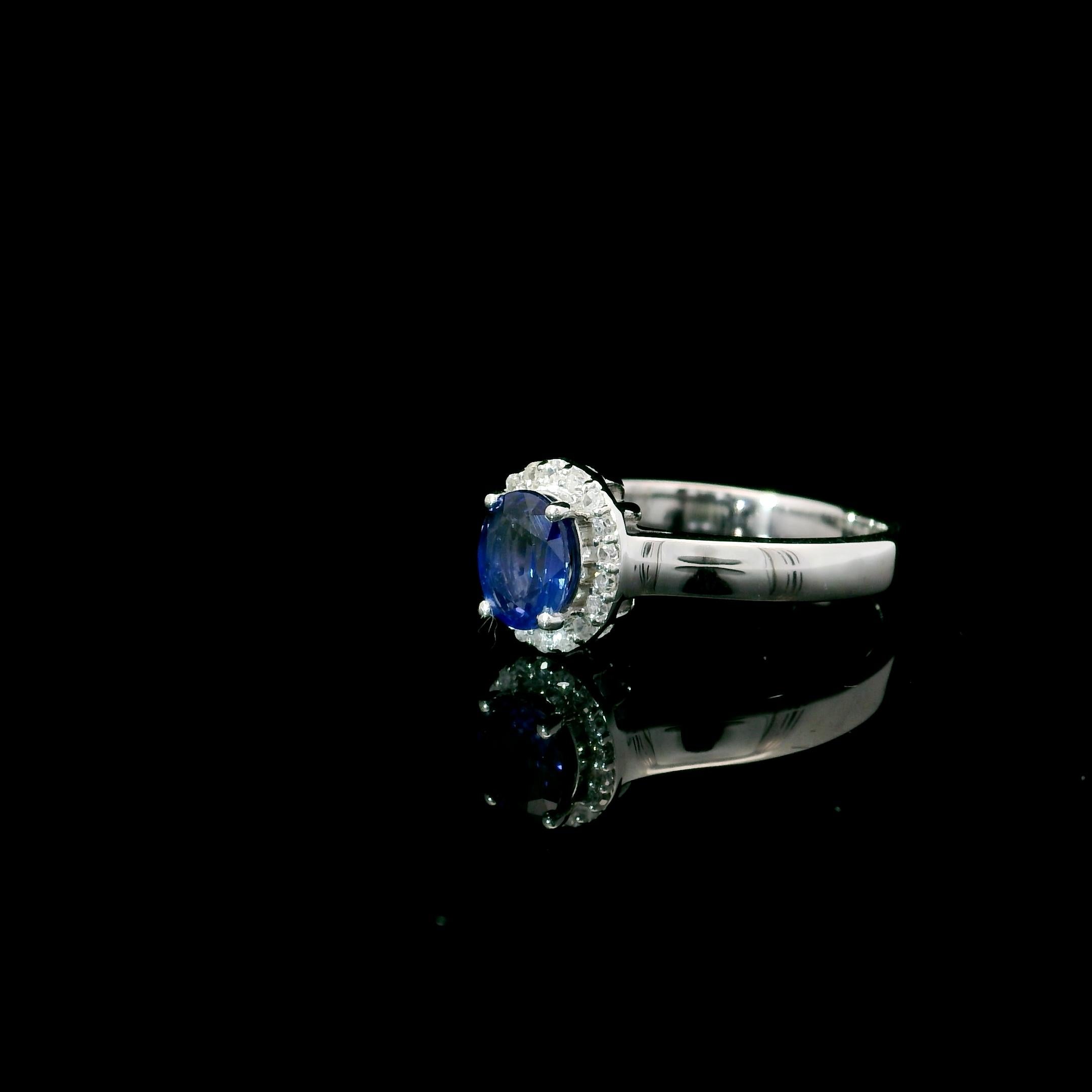 Anillo de zafiro Corte oval en venta