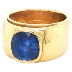 Bague ancienne en or jaune 18k 4,27ct saphir bleu, Circa 1960-1970