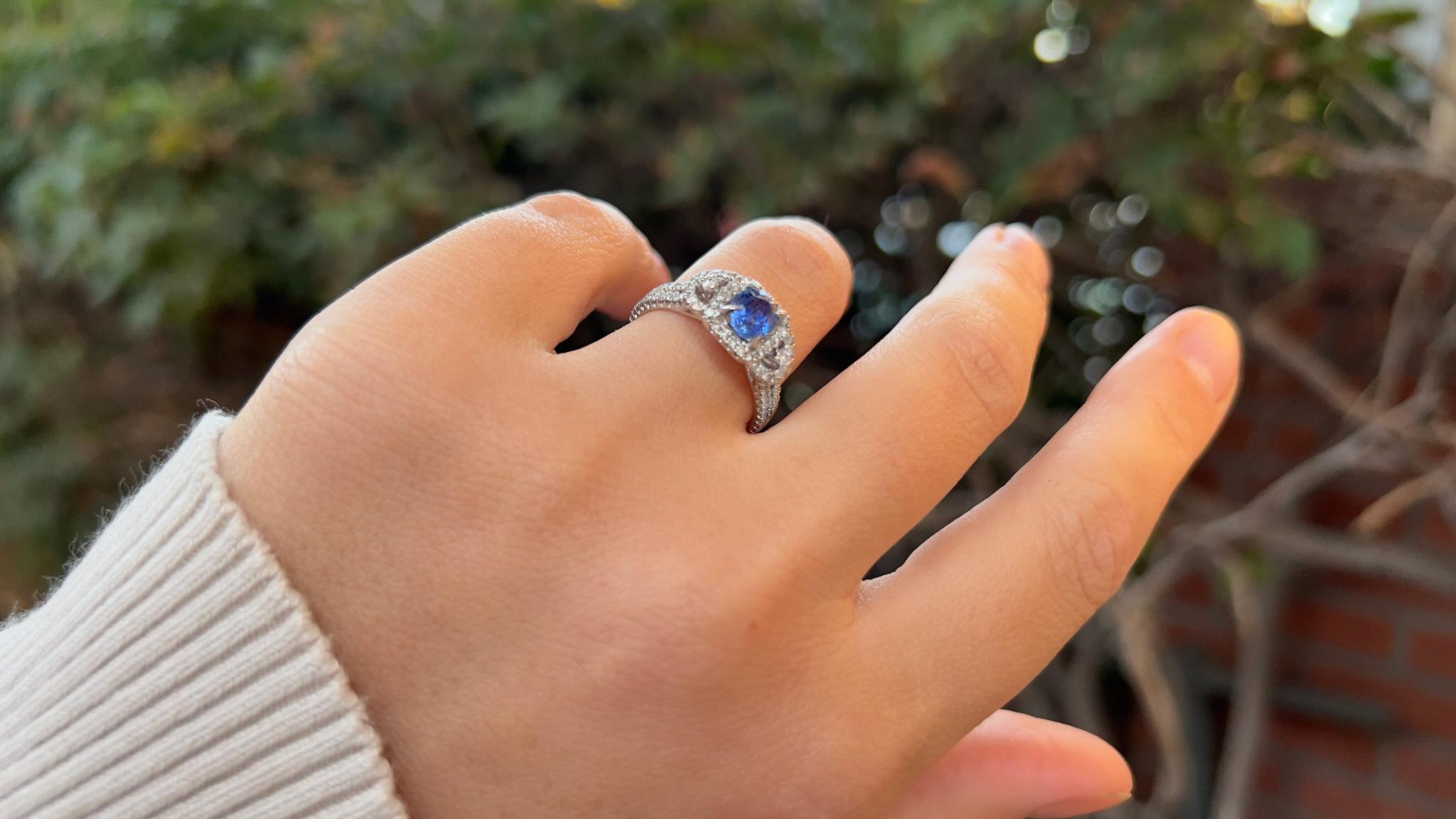 Saphir-Ring mit Diamanten 1,98 Karat 18K Weißgold im Zustand „Hervorragend“ im Angebot in Carlsbad, CA