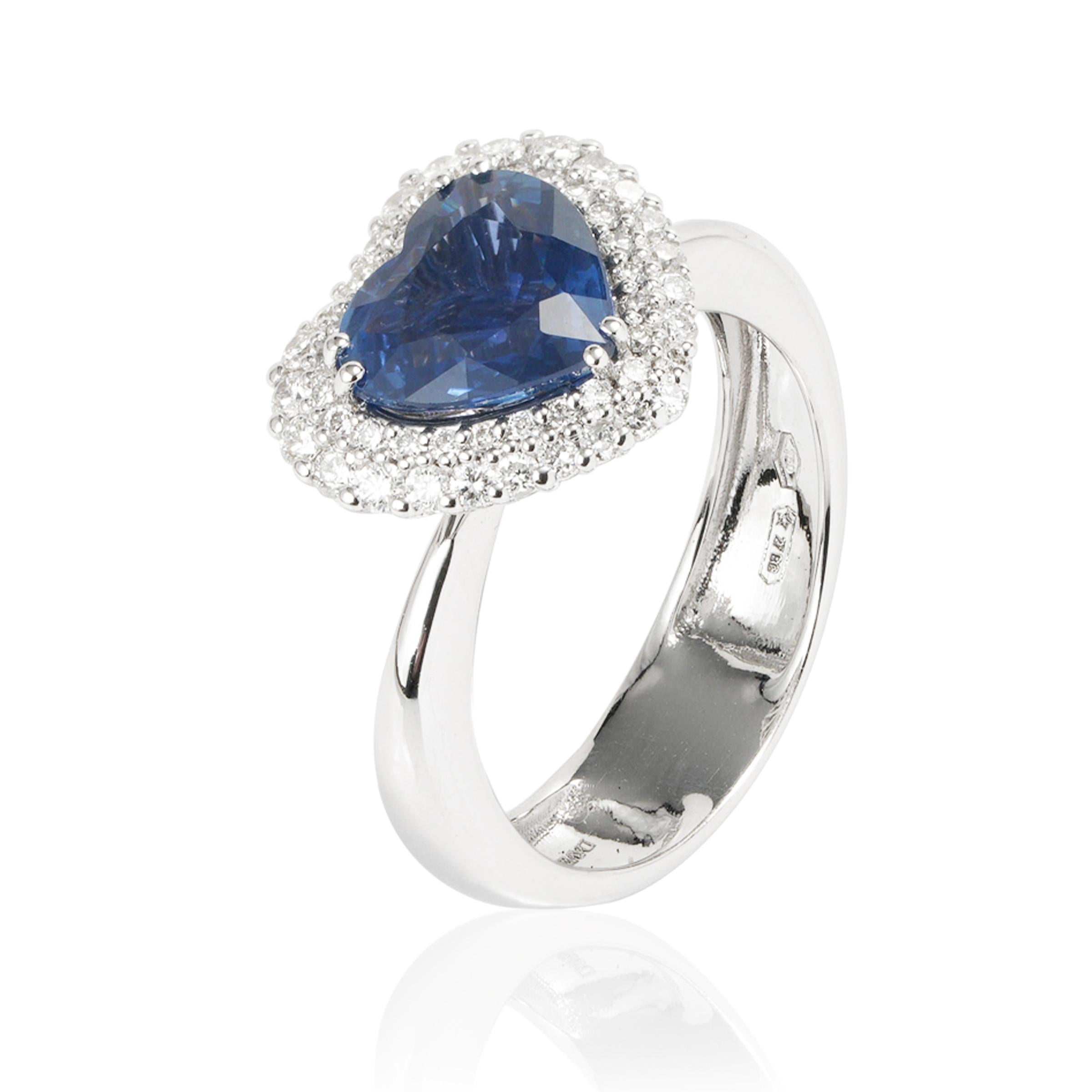 Sapphire Ring with Diamonds For Sale