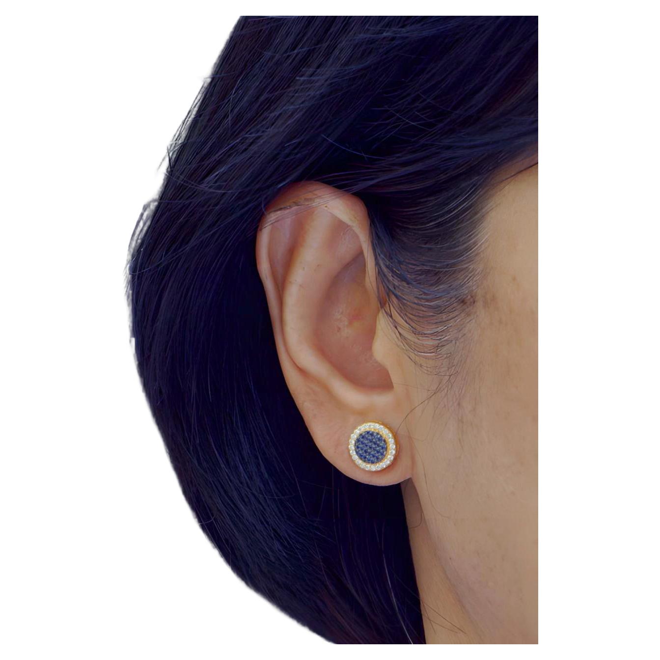 Sapphire round shape earrings For Sale