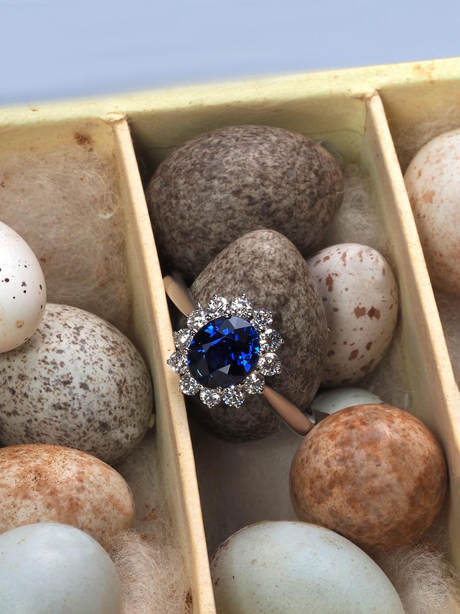 An amazing 18K gold ring with natural unheated Royal Blue sapphire and diamond in Princess Diana style
sapphire origin - Madagascar
sapphire measurements - 0.16 х 0.24 х 0.28 in / 4 х 6 х 7 mm
sapphire weight - 1.38 carats
ring size - 6 US, 52 EU
