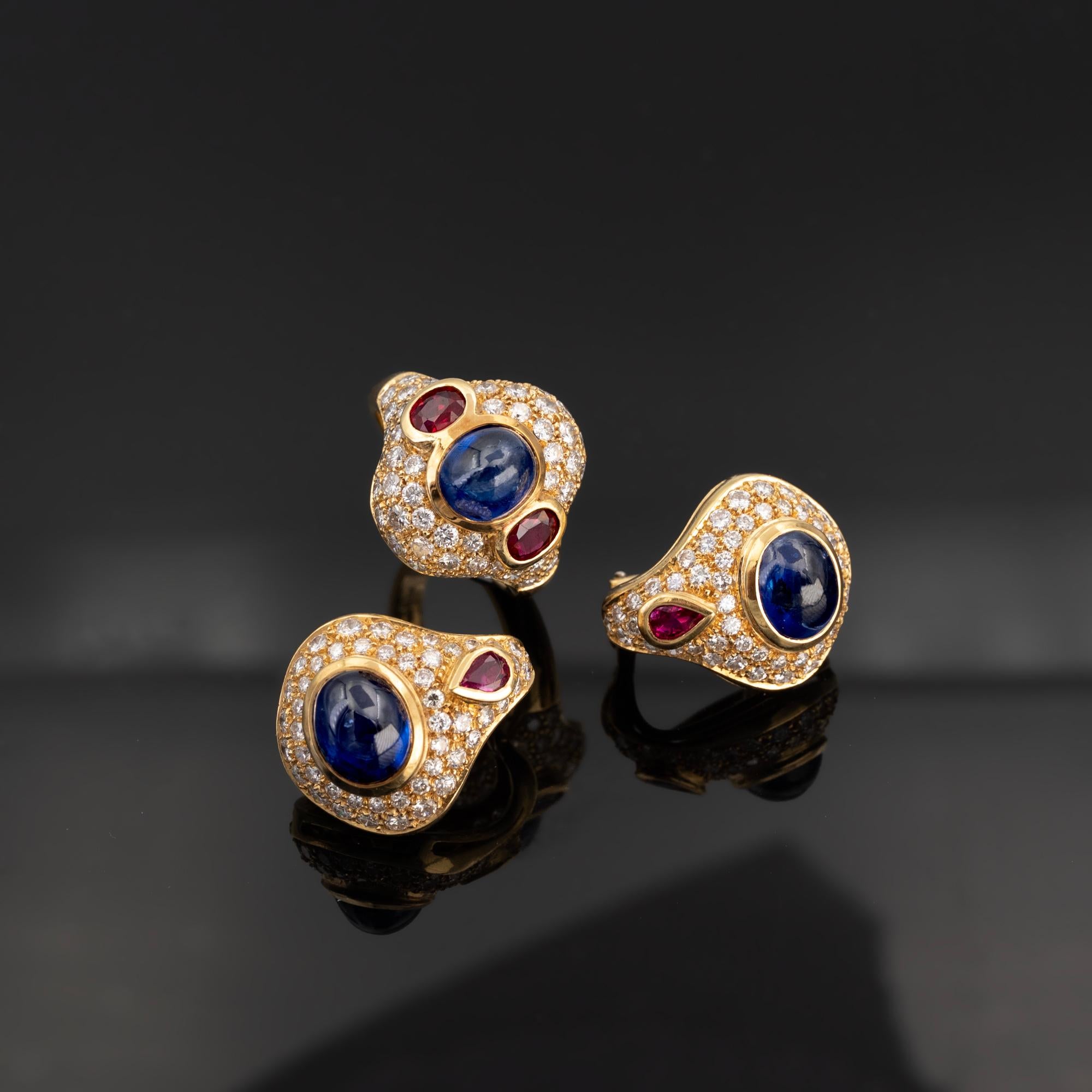 Boucles d'oreilles clips en or 18 carats saphir, rubis et diamant Neuf - En vente à Monte Carlo, MC