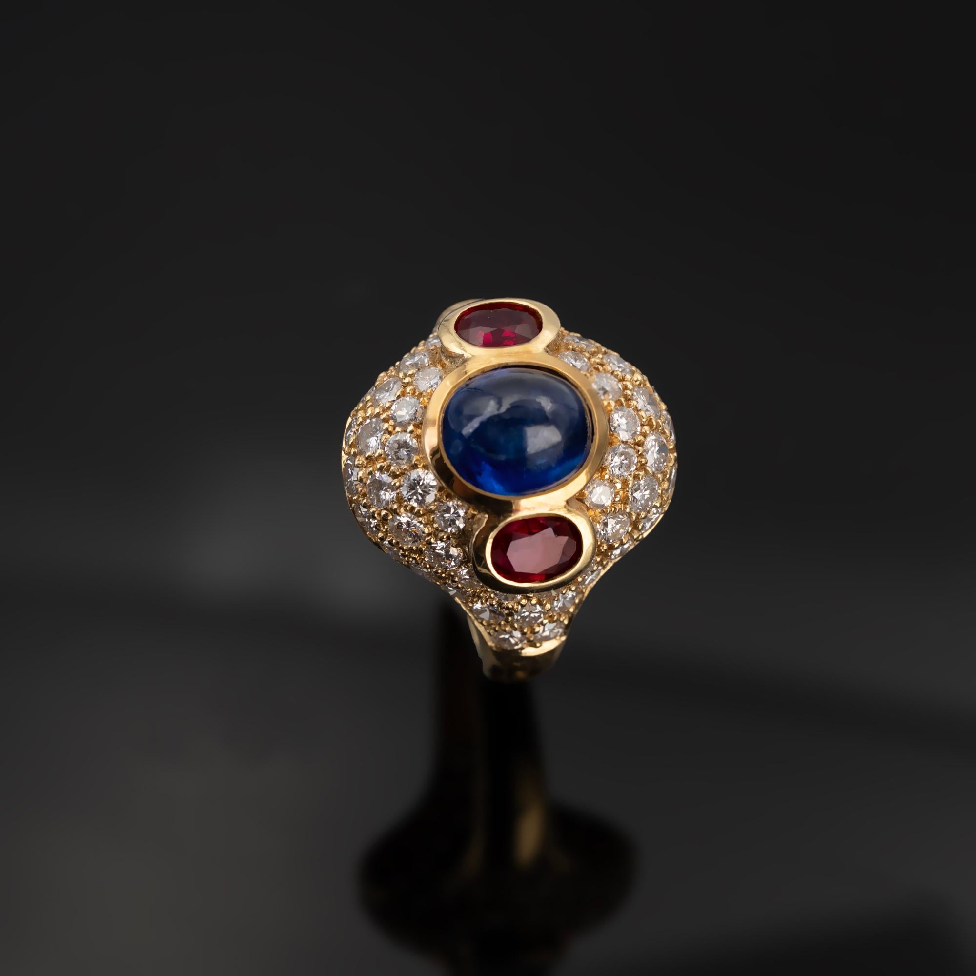 Contemporary Sapphire Ruby and Diamond 18 Karat Gold Ring For Sale