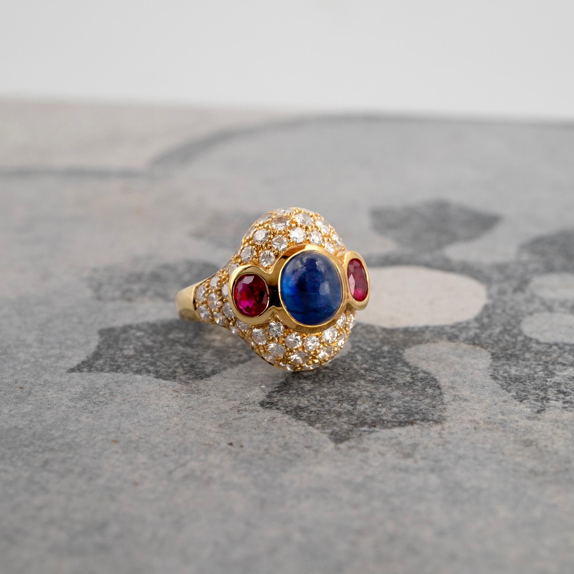 Sapphire Ruby and Diamond 18 Karat Gold Ring In New Condition For Sale In Monte Carlo, MC