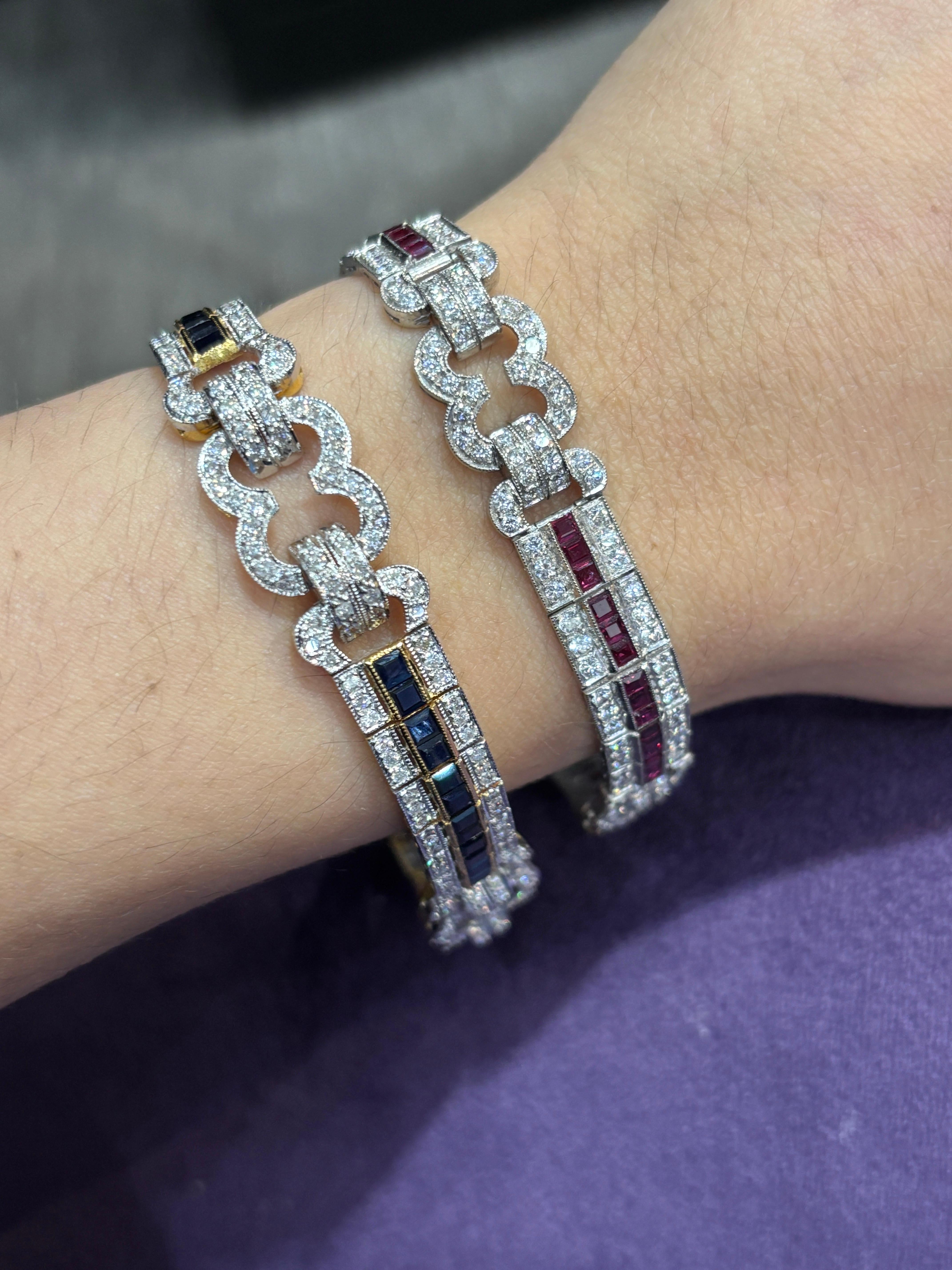 Conjunto de pulsera de zafiro, rubí y diamantes

Un par de brazaletes consistentes en pulseras a juego de zafiro y rubí. 

Pulsera de zafiro:
Mide aproximadamente 7.26