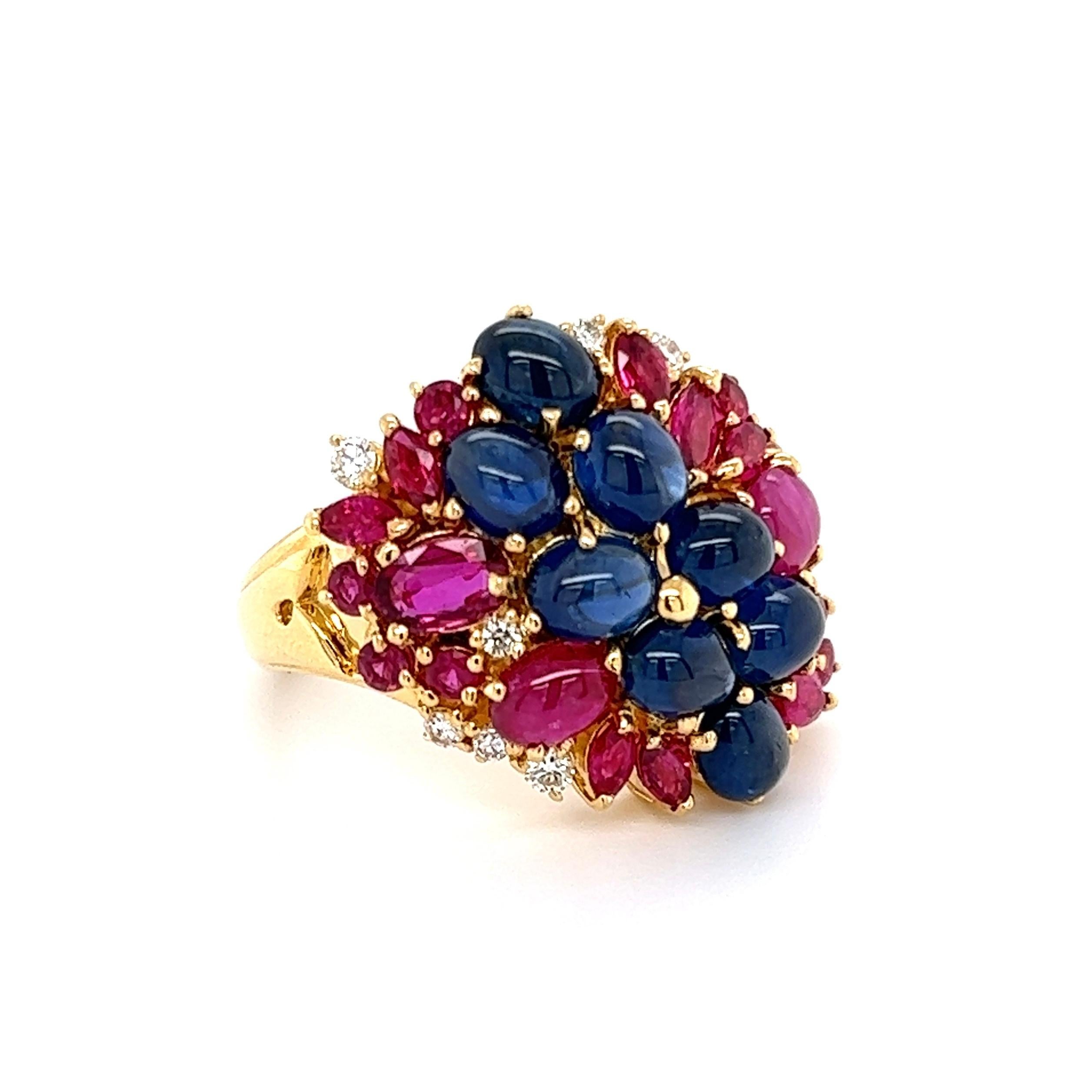 Vintage Sapphire Ruby and Diamond Gold Cocktail Cluster Ring In Excellent Condition For Sale In Montreal, QC