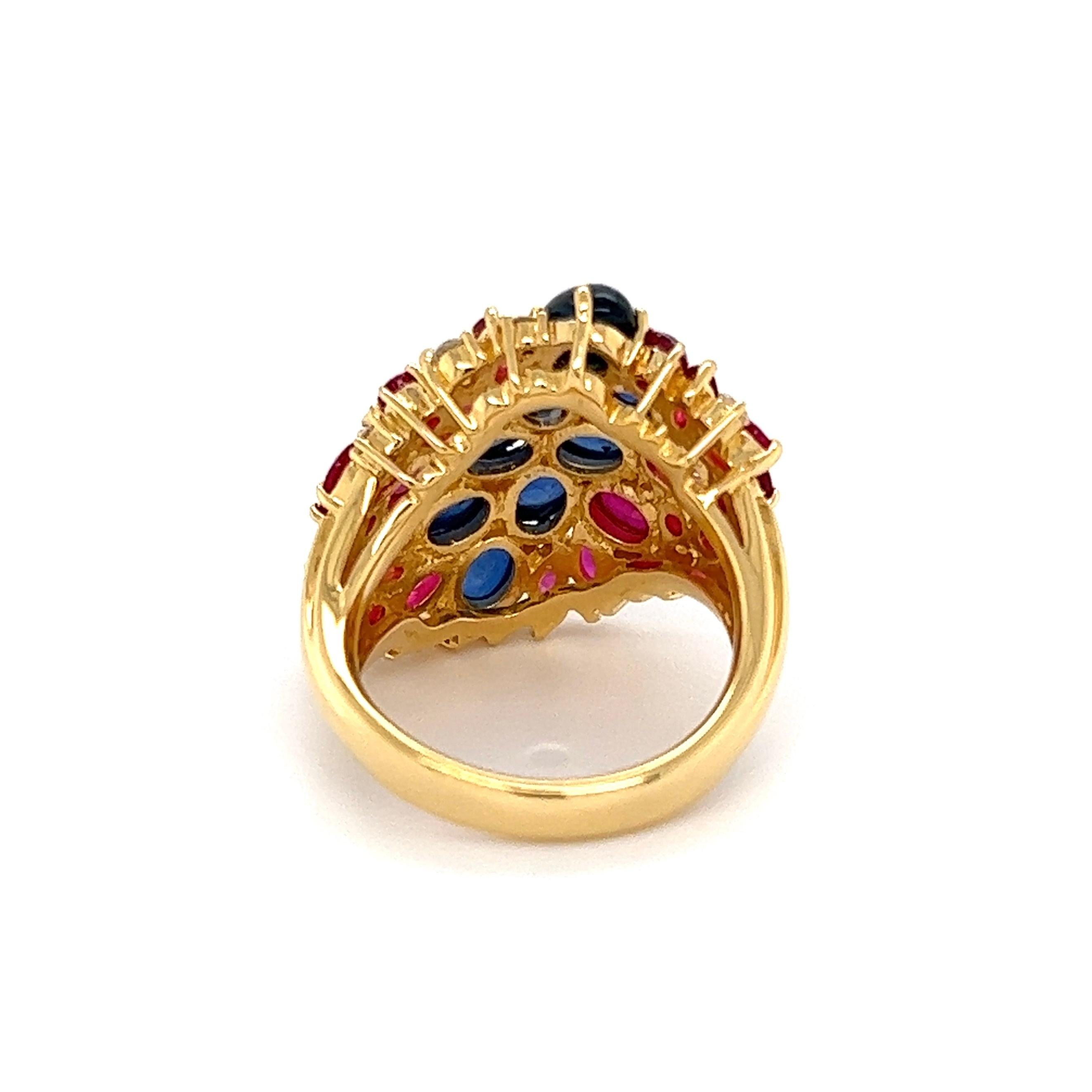 Gold-Cocktail-Cluster-Ring mit Saphir, Rubin und Diamant Damen im Angebot