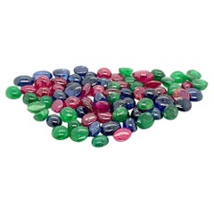 Cabochons mit Saphiren, Rubinen und Smaragden, ca. 39,54 Karat