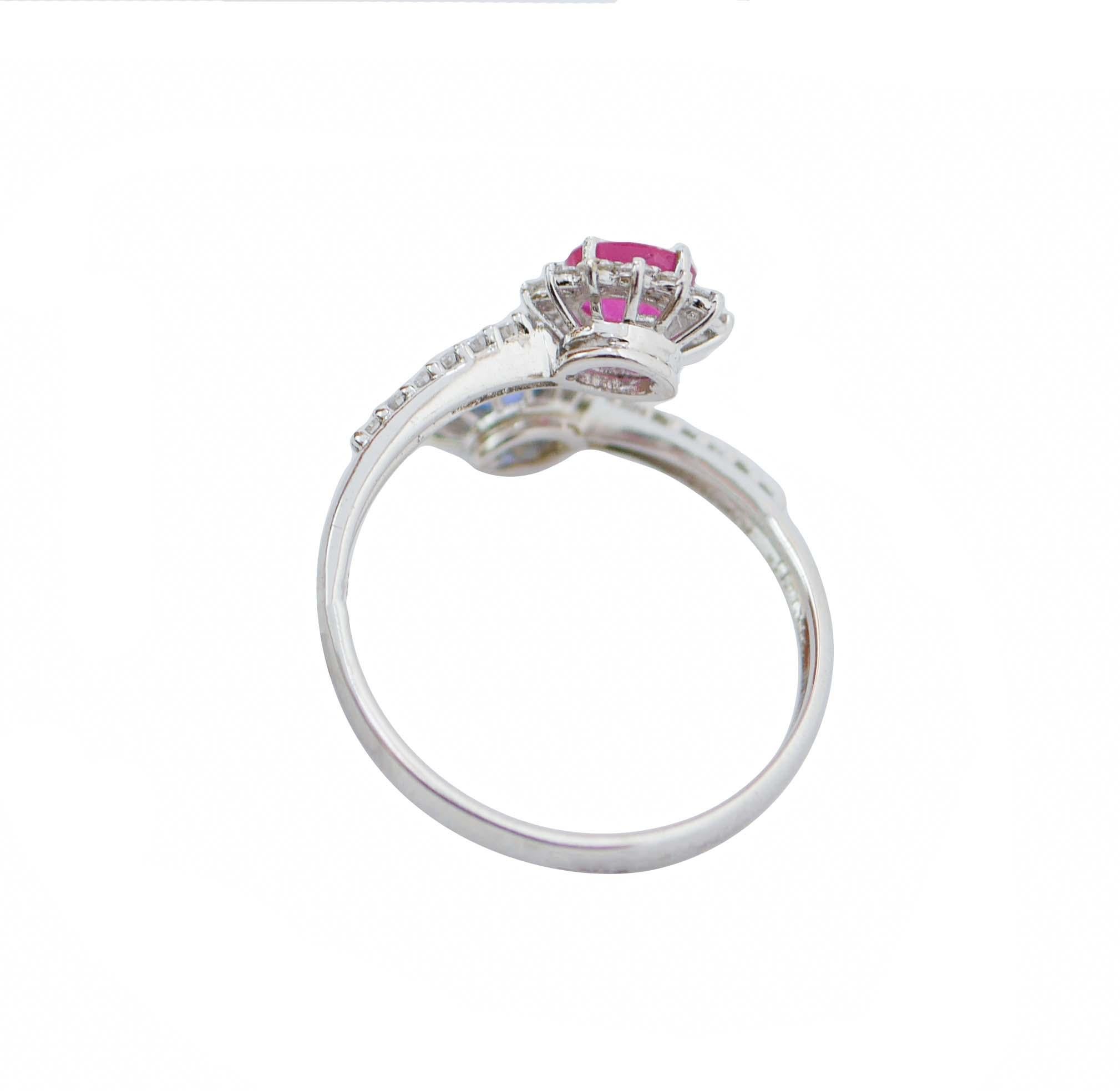 Sapphire, Ruby, Diamonds, 18 Karat White Gold Modern Ring. In New Condition For Sale In Marcianise, Marcianise (CE)