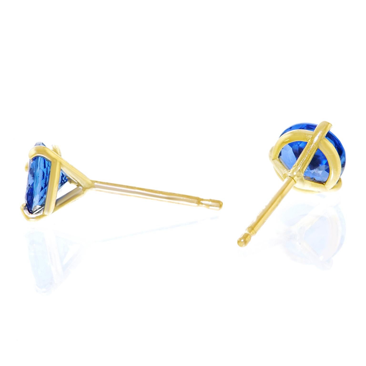 Sapphire Set Gold Stud Earrings In Excellent Condition In Litchfield, CT
