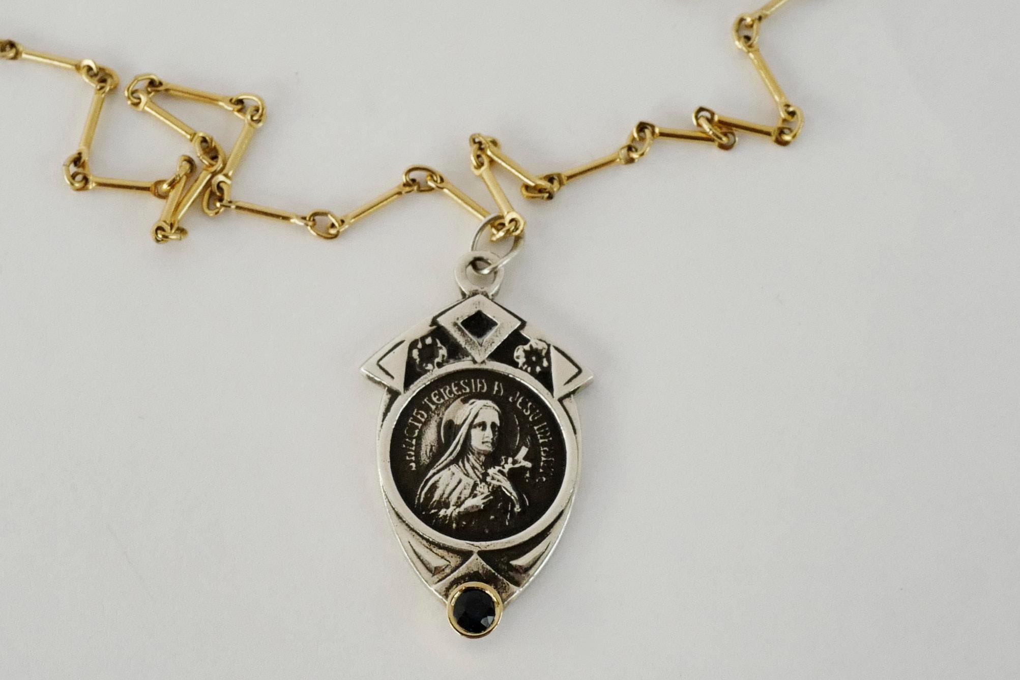 Taille brillant Chaîne collier médaille en argent Virgin Mary avec diamant noir en vente
