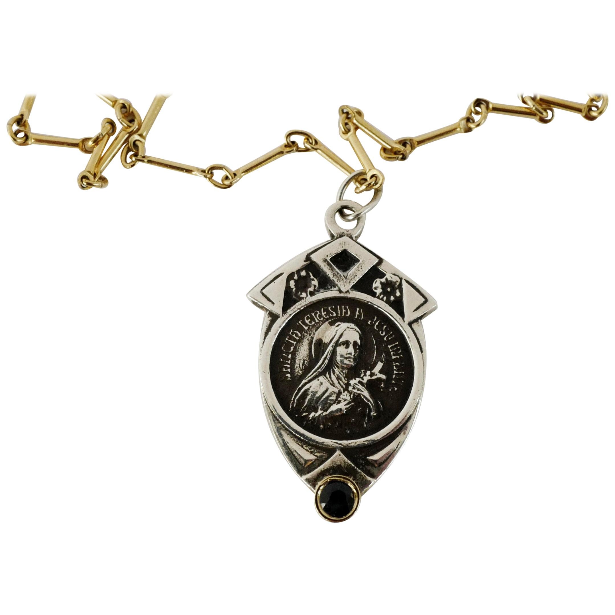 Chaîne collier médaille en argent Virgin Mary avec diamant noir en vente