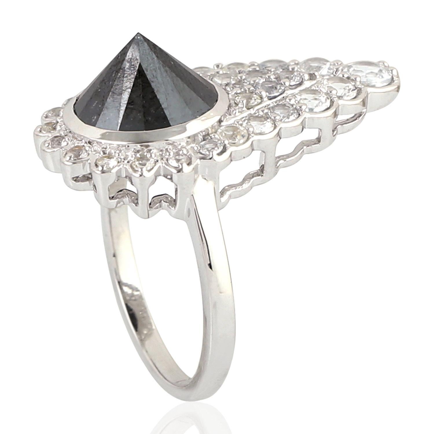 Mixed Cut Black Sapphire Cocktail Ring with Brillint Cut Diamond Made in 18k Gold For Sale