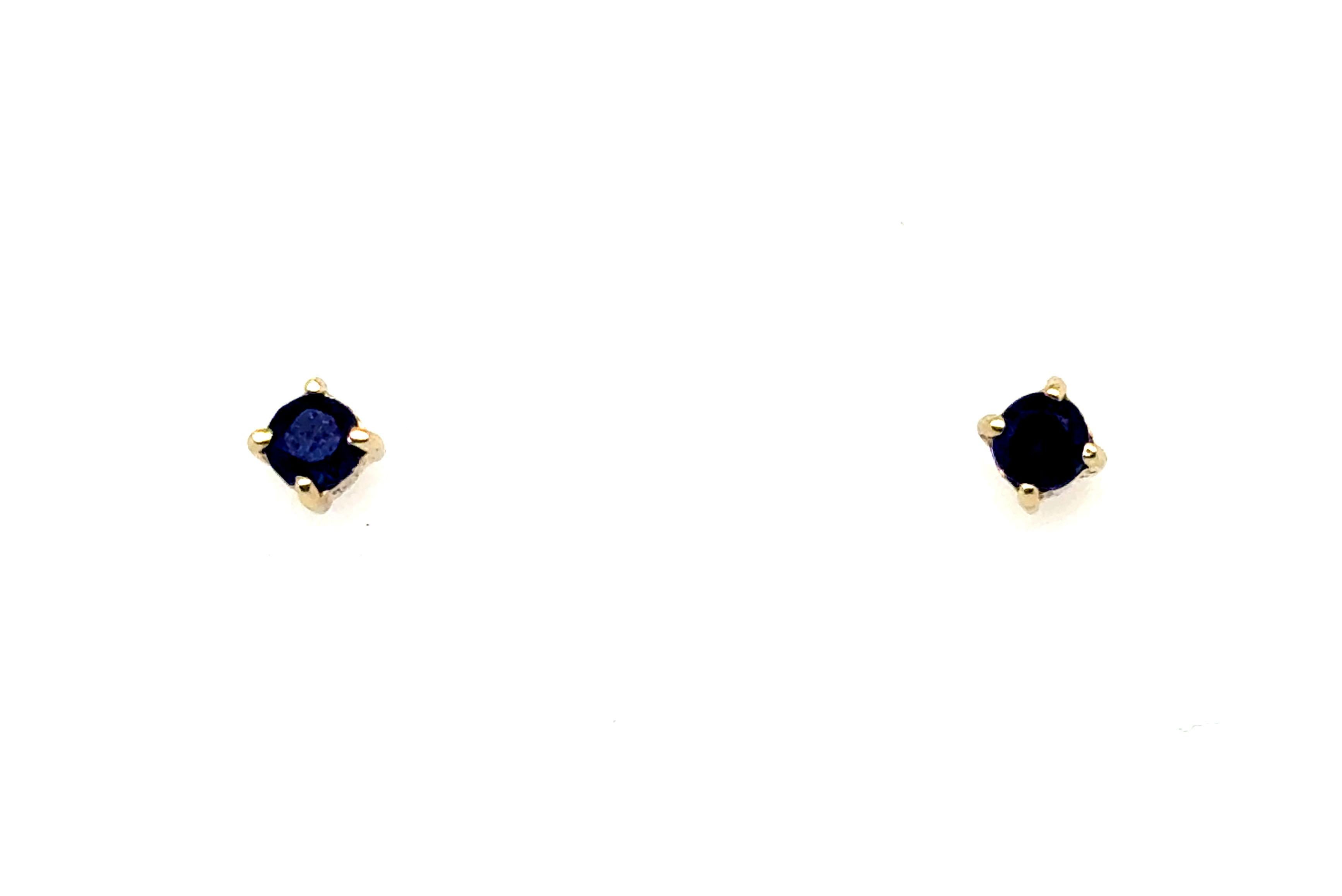 Saphir Ohrstecker .50ct Runde 14K Gelbgold September Birthstone


Mit 2 schönen natürlichen runden Saphir-Edelsteinen 

Klassische Ohrstecker

100% natürliche Edelsteine 

.50 Karat Saphir Gewicht 

14K Gelbgold 

Einfach und doch elegant 

Saphir