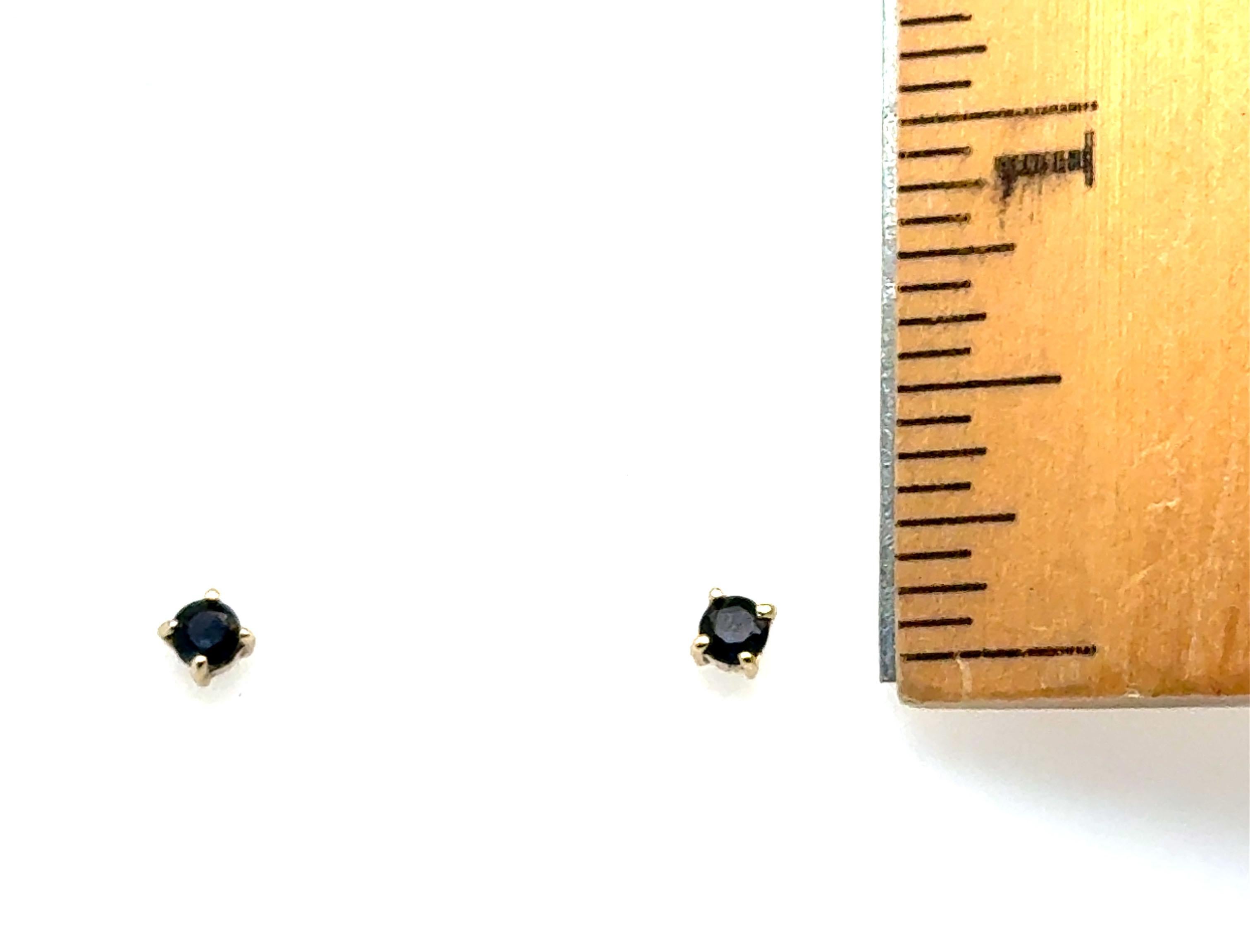 Saphir Ohrstecker .50ct Runde 14K Gelbgold September Birthstone im Zustand „Hervorragend“ im Angebot in Dearborn, MI