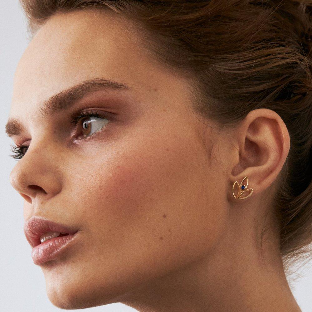 Sapphire Stud Earrings in 14K Solid Yellow Gold In New Condition For Sale In New York, NY