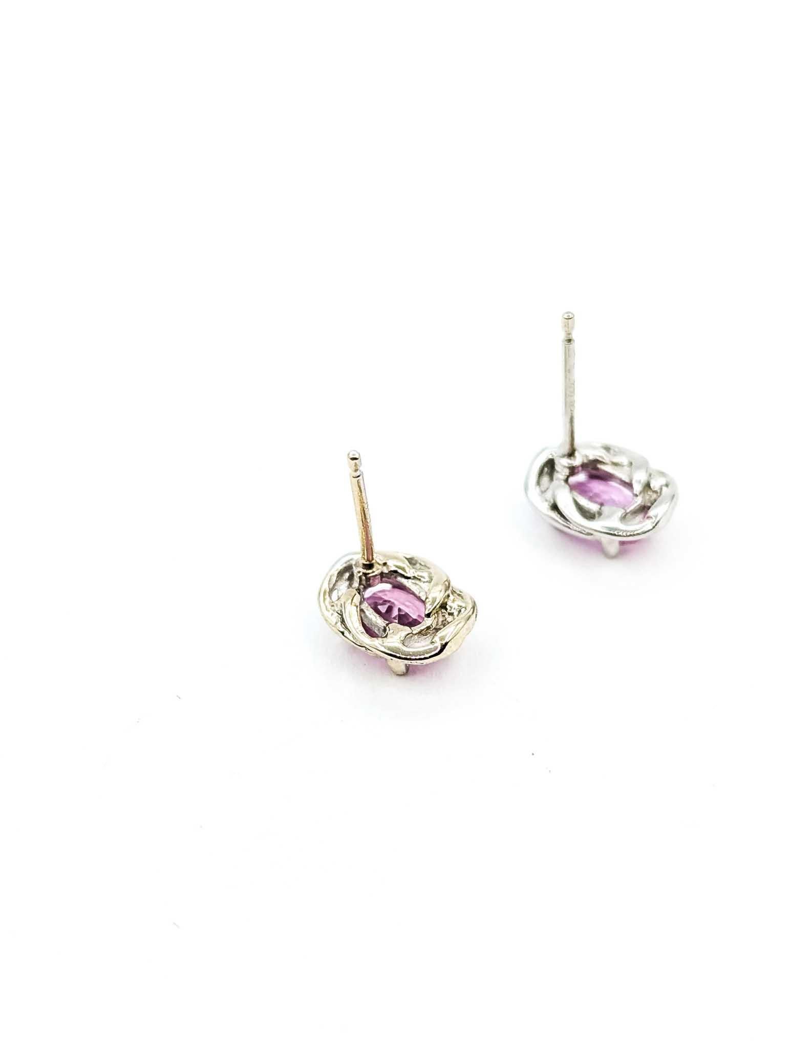 Orecchini a spirale con zaffiro in oro bianco 14k in vendita 2