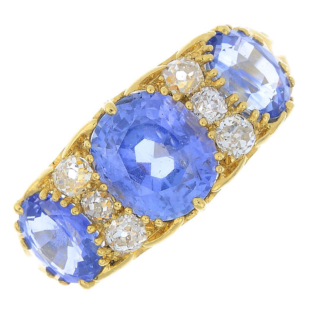 Sapphire Three-Stone and Diamond Ring In Good Condition In Firenze, IT