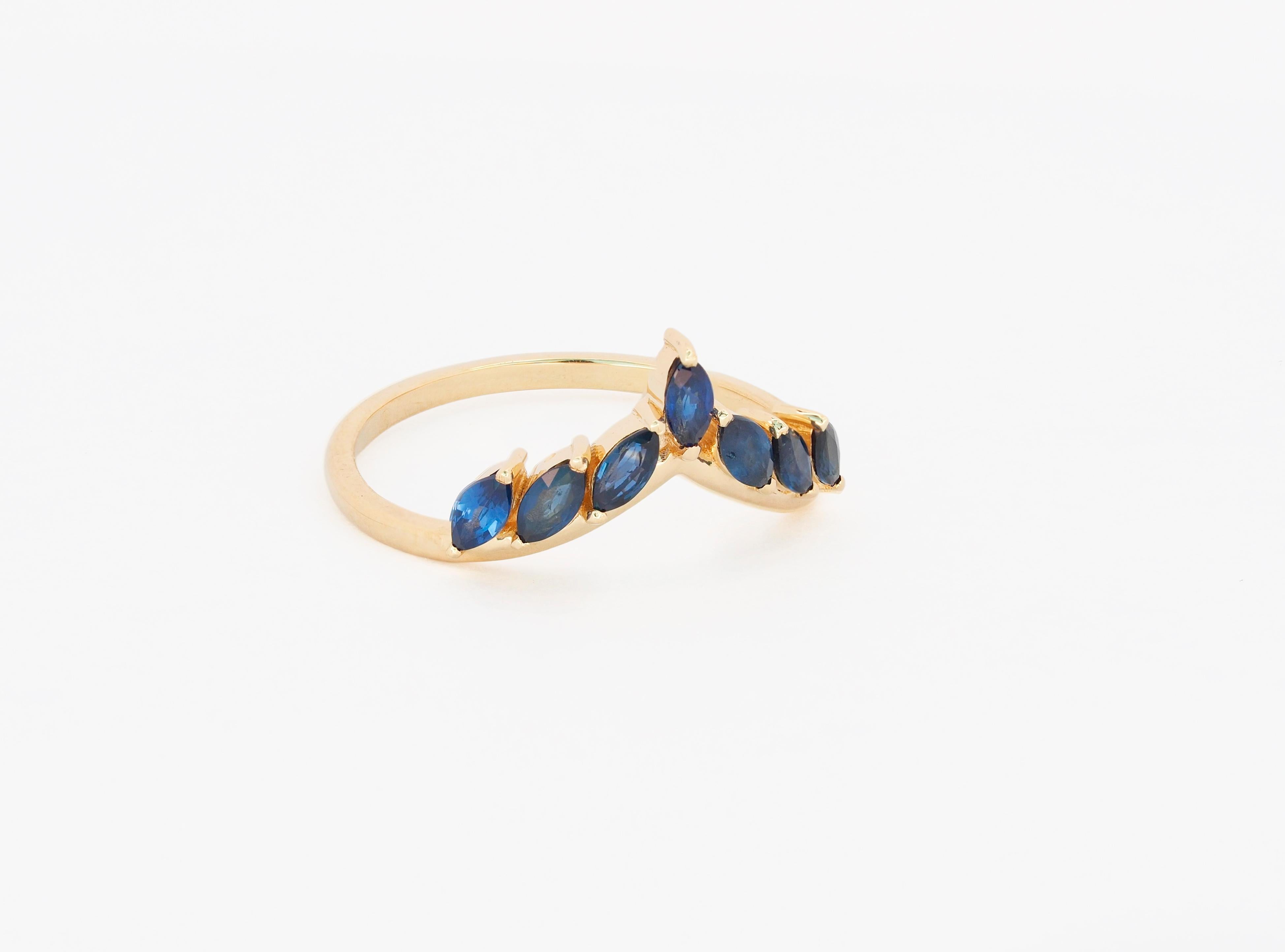 Marquise Cut Sapphire Tiara 14k gold ring.  For Sale