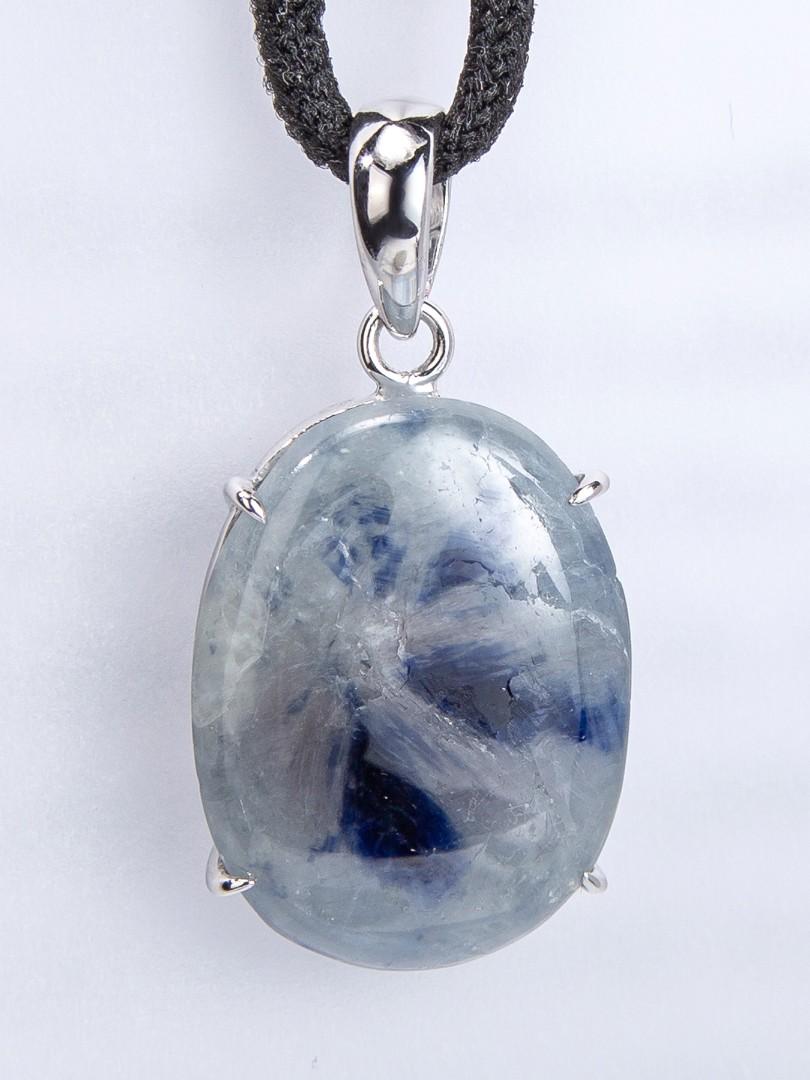 14K white gold pendant with natural Trapiche Sapphire
sapphire origin - Sri Lanka
sapphire weight - 13.40 carats
pendant weight - 3.5 grams

Minimal collection


We ship our jewelry worldwide – for our customers it is free of charge and fully
