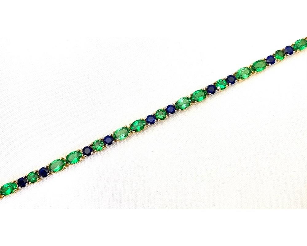 Sapphire and Tsavorite Garnet Tennis Bracelet in White and Yellow Gold In New Condition For Sale In Los Angeles, CA