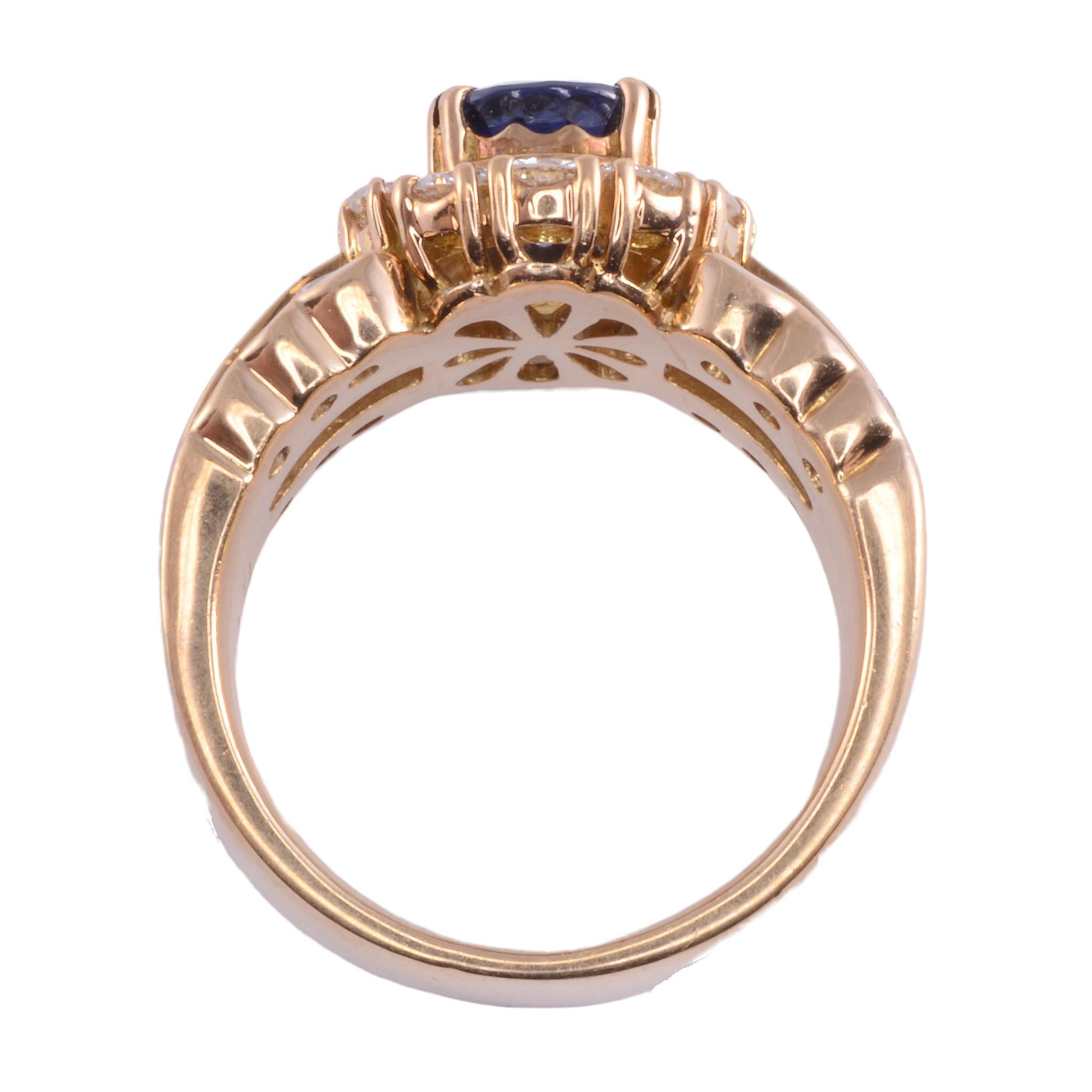 Oval Cut Sapphire & VS Diamond 18K Ring For Sale