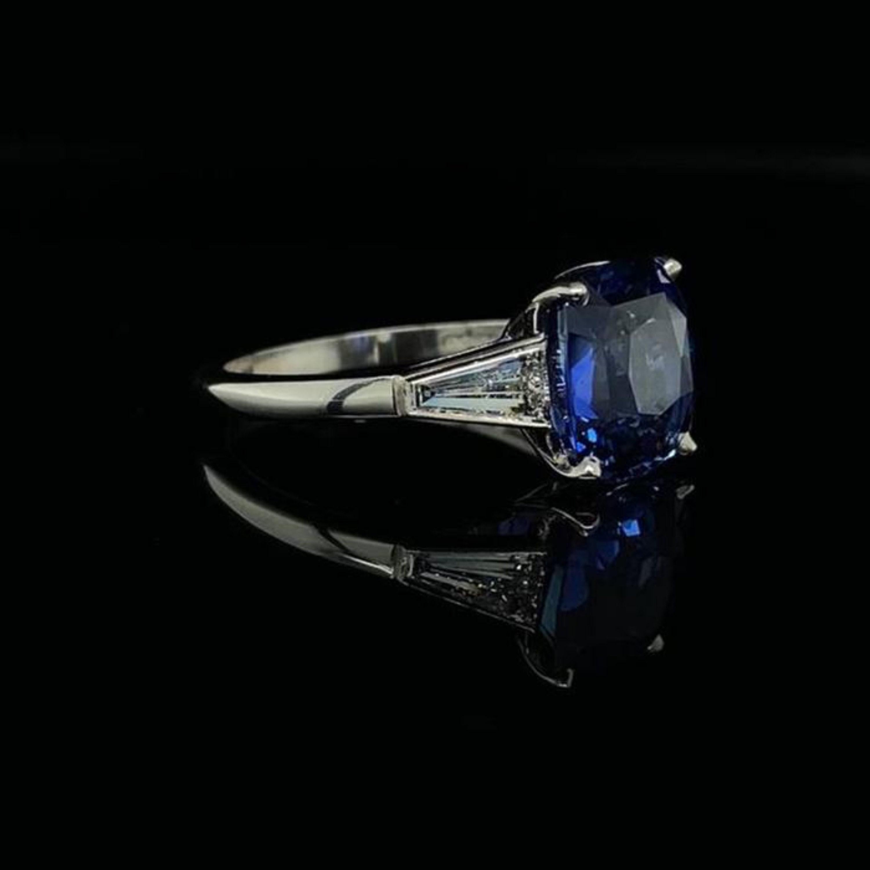 For Sale:  18K Gold 4 CT Natural Sapphire Diamond Antique Art Deco Style Engagement Ring 2