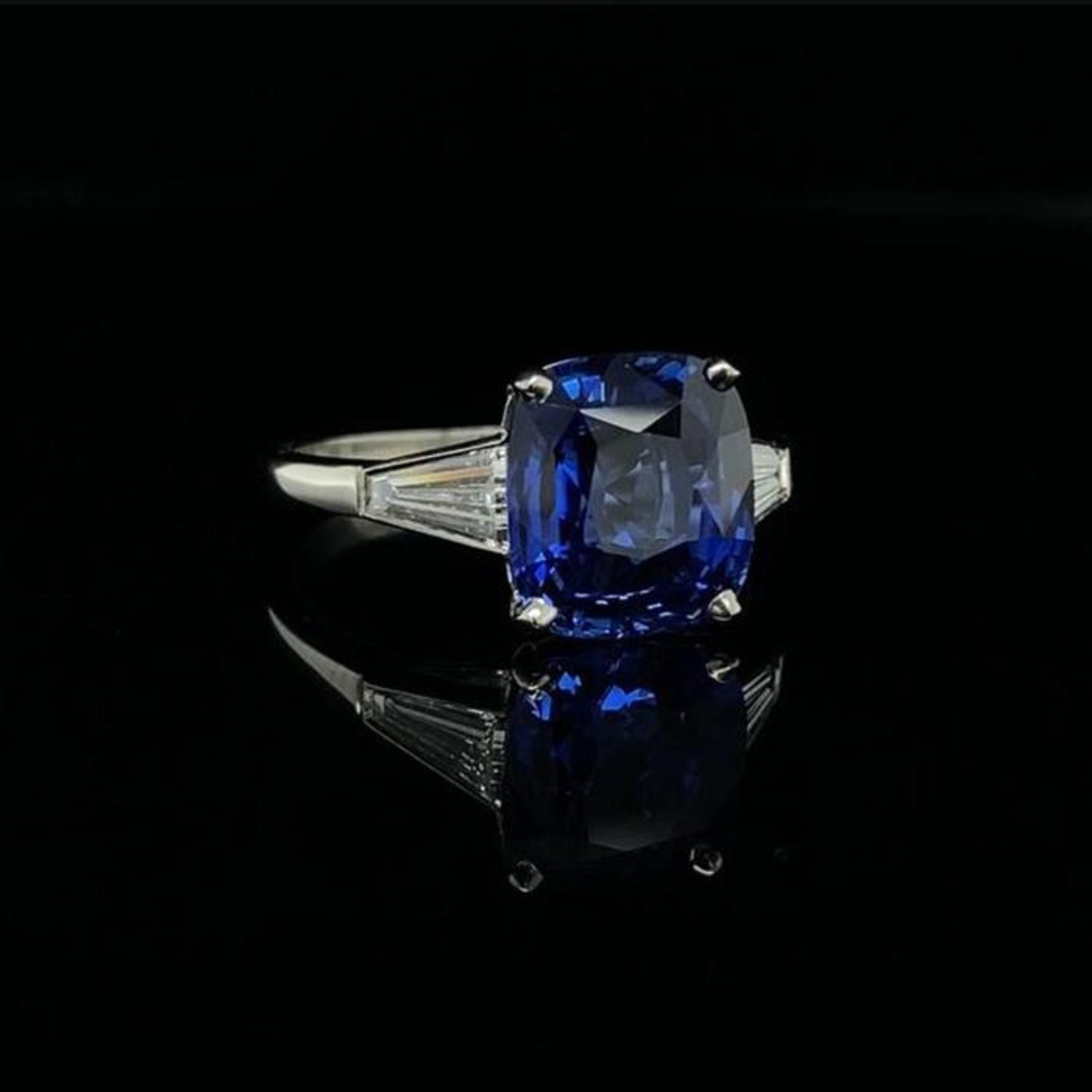 For Sale:  18K Gold 4 CT Natural Sapphire Diamond Antique Art Deco Style Engagement Ring 3